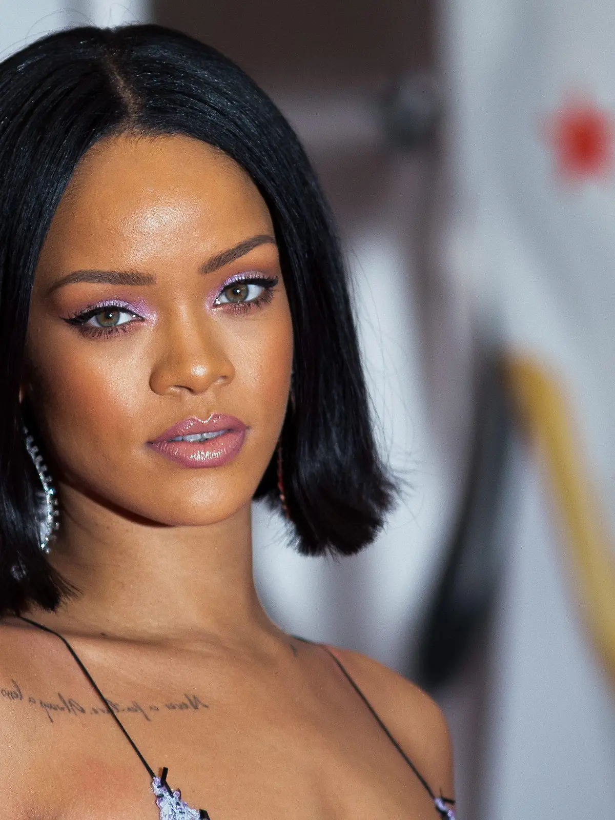 ARCHIV - epa05179115 Barbadian-born singer Rihanna arrives on the red carpet for the 2016 Brit Awards at the O2 Arena in Greenwich, London, Britain, 24 February 2016. EPA/ANDREW COWIE (zu dpa: "Rihanna erhält berühmte «Psycho»-Rolle in «Bates Motel»" vom 23.07.2016) +++(c) dpa - Bildfunk+++