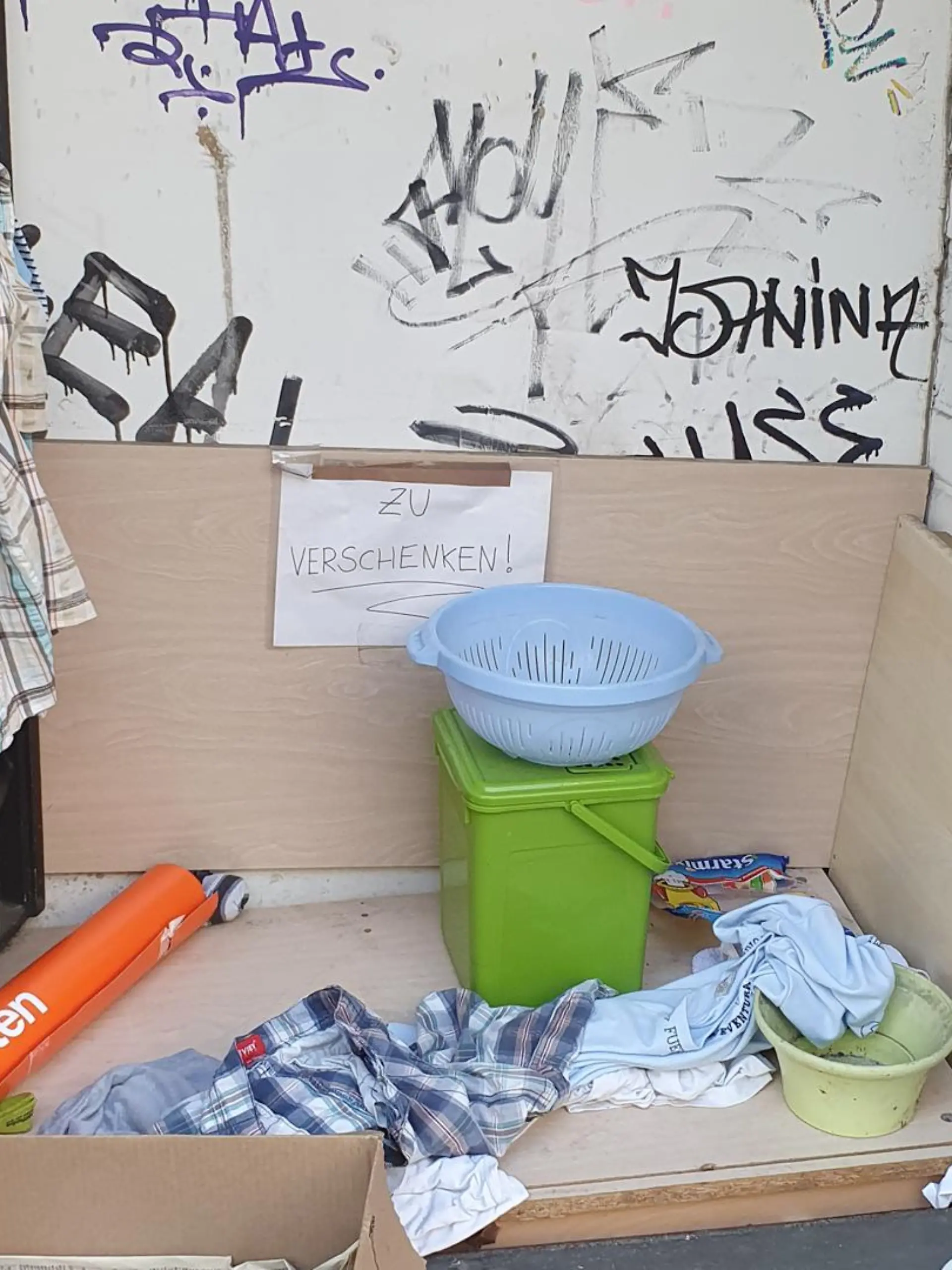 "Zu verschenken"-Box in Wiesbaden