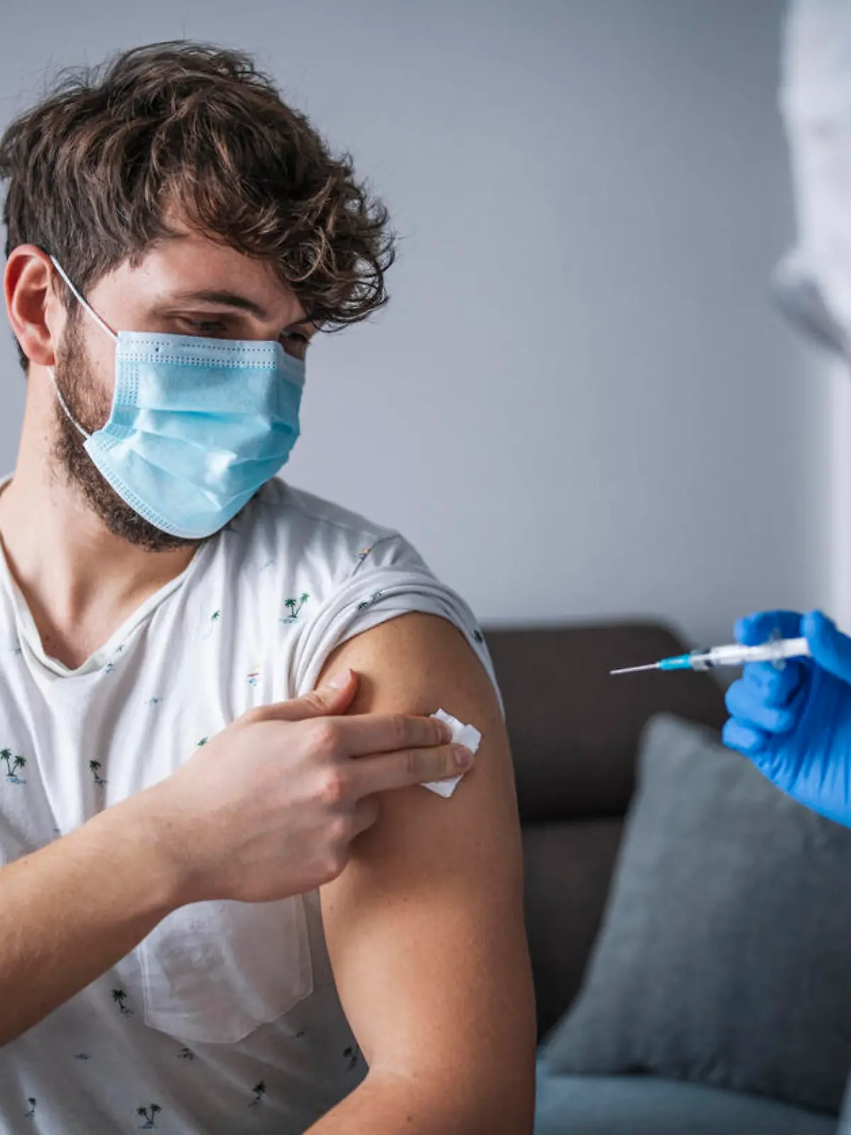 Einen Zusammenhang zwischen Impfungen mit den mRNA-Mitteln etwa von BioNTech/Pfizer und seltenen Herzentzündungen bei Jugendlichen und jungen Erwachsenen sieht jetzt auch eine US-Expertengruppe.