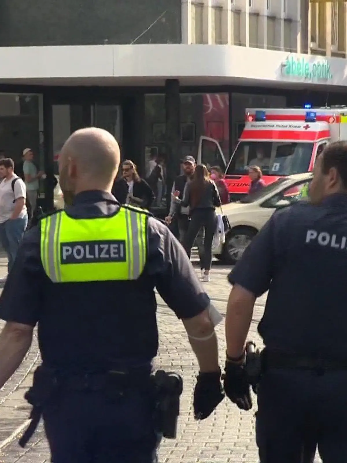 Polizei Würzburg am Barbarossaplatz: Täter festgenommen - Hintergründe noch unklar