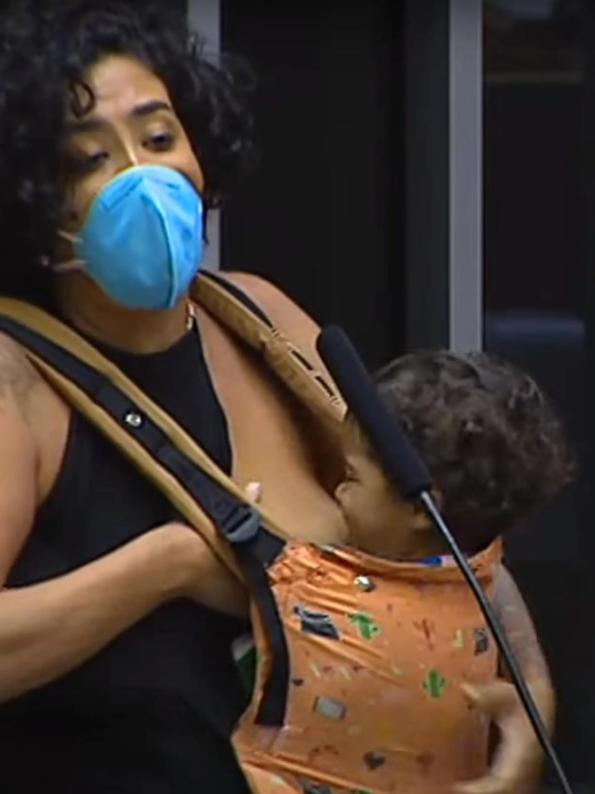 Talíria Petrone hielt emotionale Rede. Und das machte ihr Baby offenbar durstig.