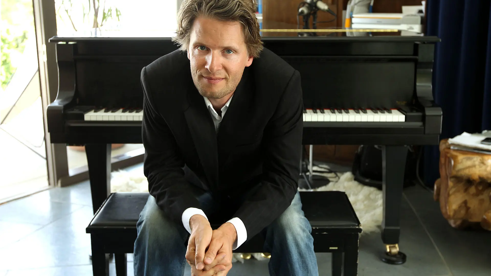 Toby Gad sitzt 2022 unter anderem neben Ilse DeLange und Florian Silbereisen in der DSDS-Jury.