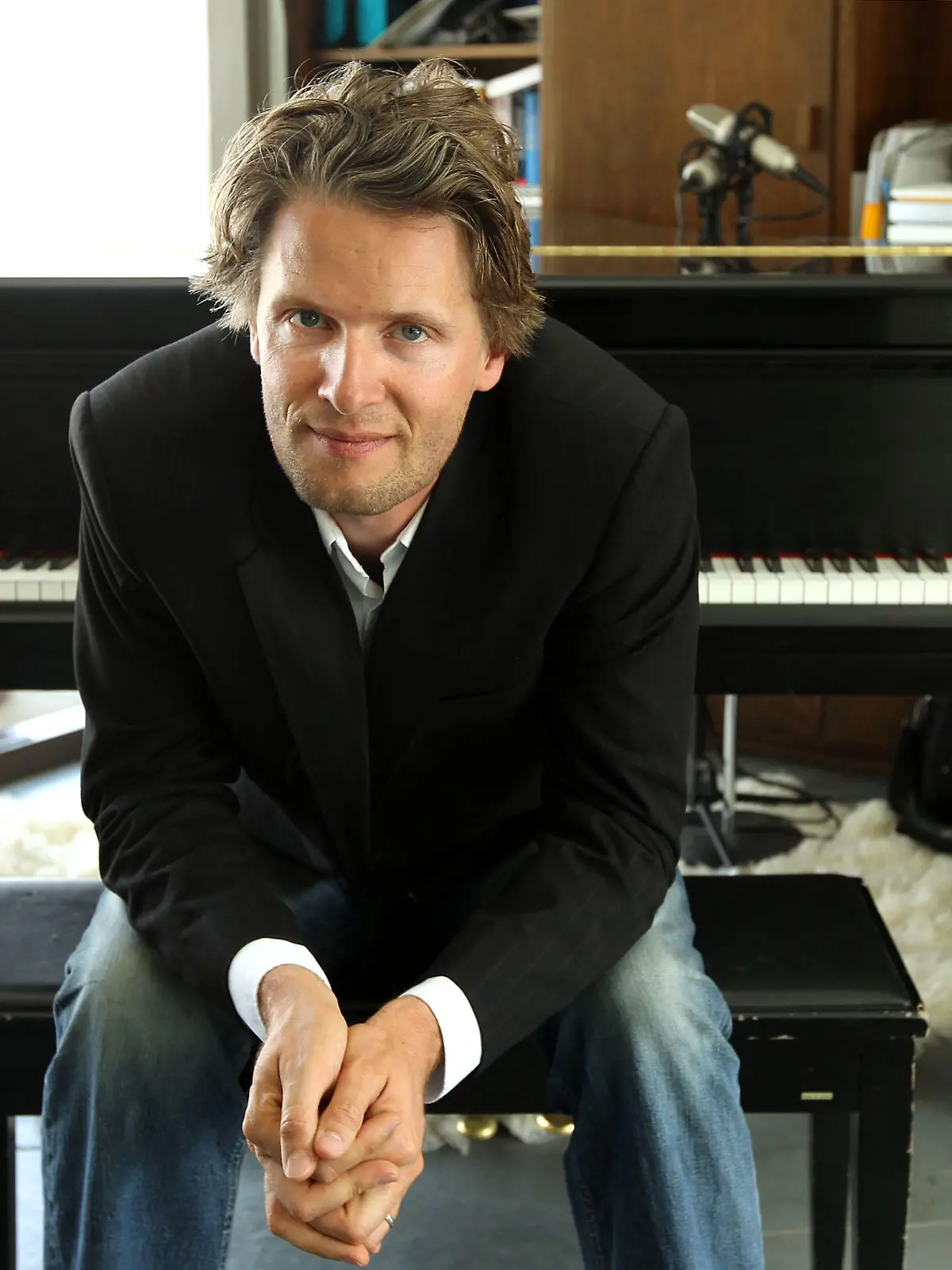 Toby Gad sitzt 2022 unter anderem neben Ilse DeLange und Florian Silbereisen in der DSDS-Jury.