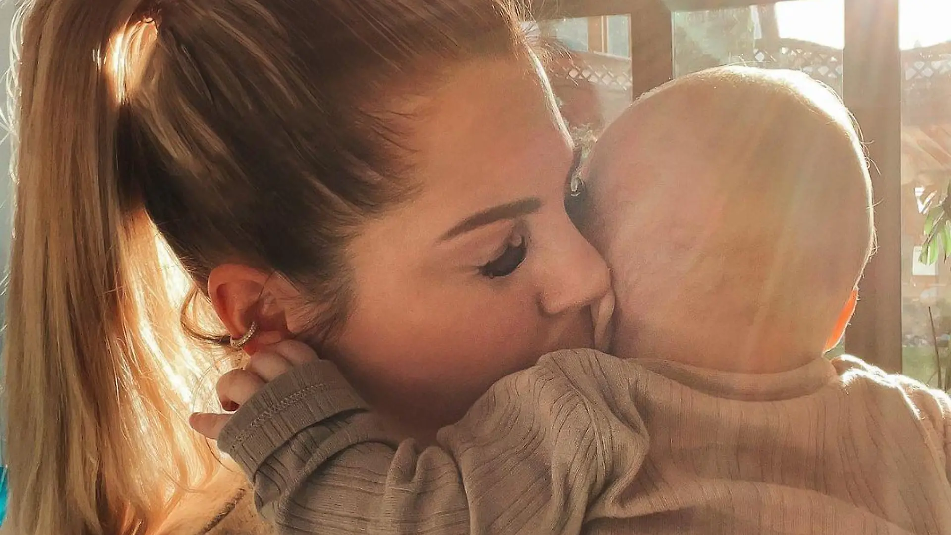 Jenny Frankhauser feiert besonderen Moment: Söhnchen Damian hat zum erste Mal Mama gesagt.