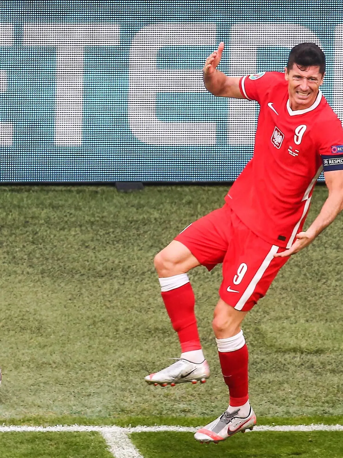 23.06.2021, Petersburg, pilka nozna, mistrzostwa Europy, Szwecja - Polska, N/z Robert Lewandowski POL, fot. Tomasz Jastrzebowski / Foto Olimpik 23.06.2021, Petersburg, football, UEFA EURO, EM, Europameisterschaft,Fussball 2020, Sweden- Poland, In the picture: Robert Lewandowski POL, fot. Tomasz Jastrzebowski / Foto Olimpik / NEWSPIX.PL --- Newspix.pl PUBLICATIONxNOTxINxPOL 20210623toja3228 