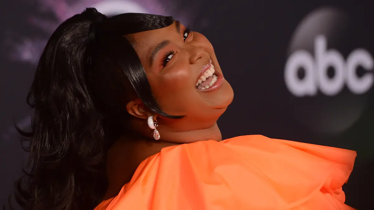 LOS ANGELES, CALIFORNIA - NOVEMBER 24: Lizzo attends the 2019 American Music Awards at Microsoft Theater on November 24, 2019 in Los Angeles, California. Photo: imageSPACE/MediaPunch PUBLICATIONxINxGERxSUIxAUTxONLY Copyright: ximageSPACEx