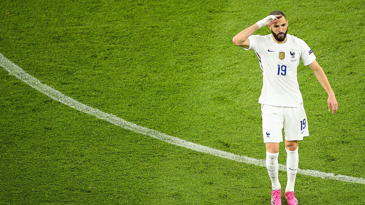 Joie des joueurs de l equipe de France apres le but de - Karim Benzema 19 - France - FOOTBALL : Portugal vs France - Budapest - 23/06/2021 FedericoPestellini/Panoramic PUBLICATIONxNOTxINxFRAxITAxBEL