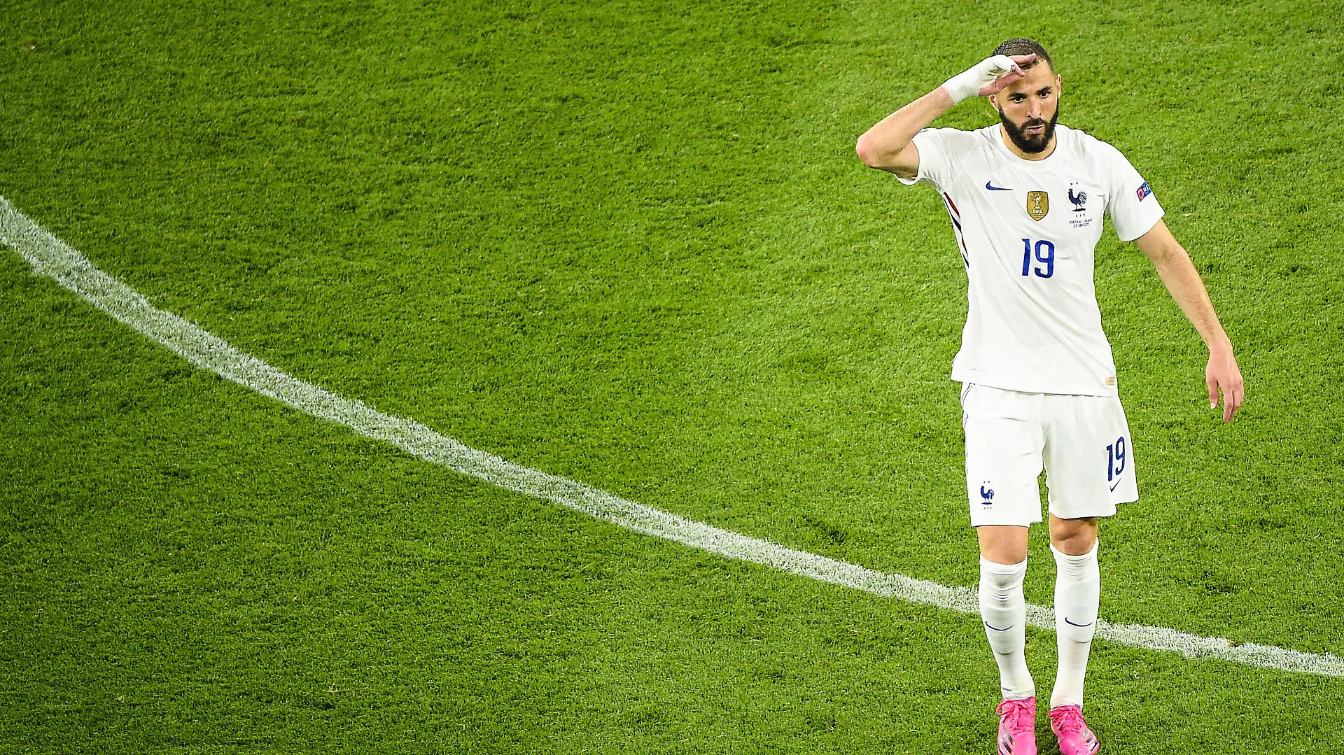 Joie des joueurs de l equipe de France apres le but de - Karim Benzema  19 - France  - FOOTBALL : Portugal vs France - Budapest - 23/06/2021 FedericoPestellini/Panoramic PUBLICATIONxNOTxINxFRAxITAxBEL 