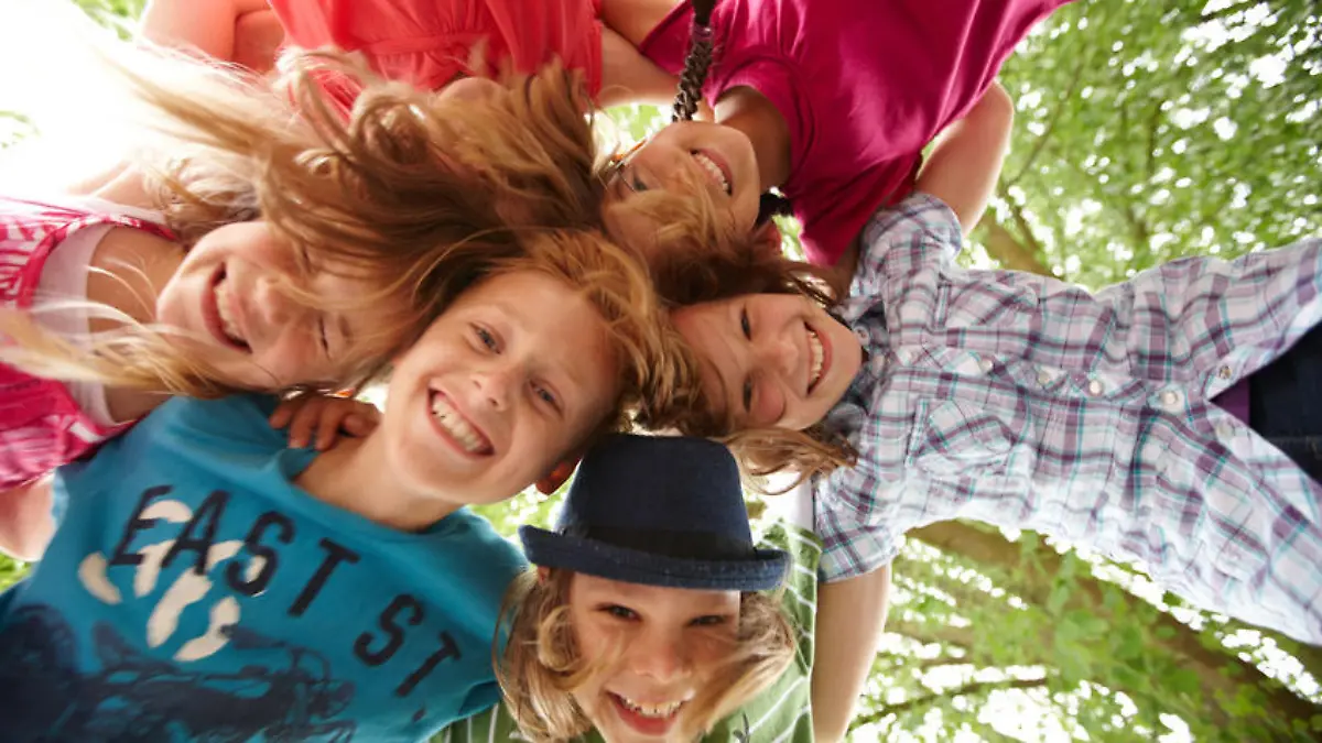 kinder jugendliche teenager spielen freizeit Fotolia 38855586 S.jpg