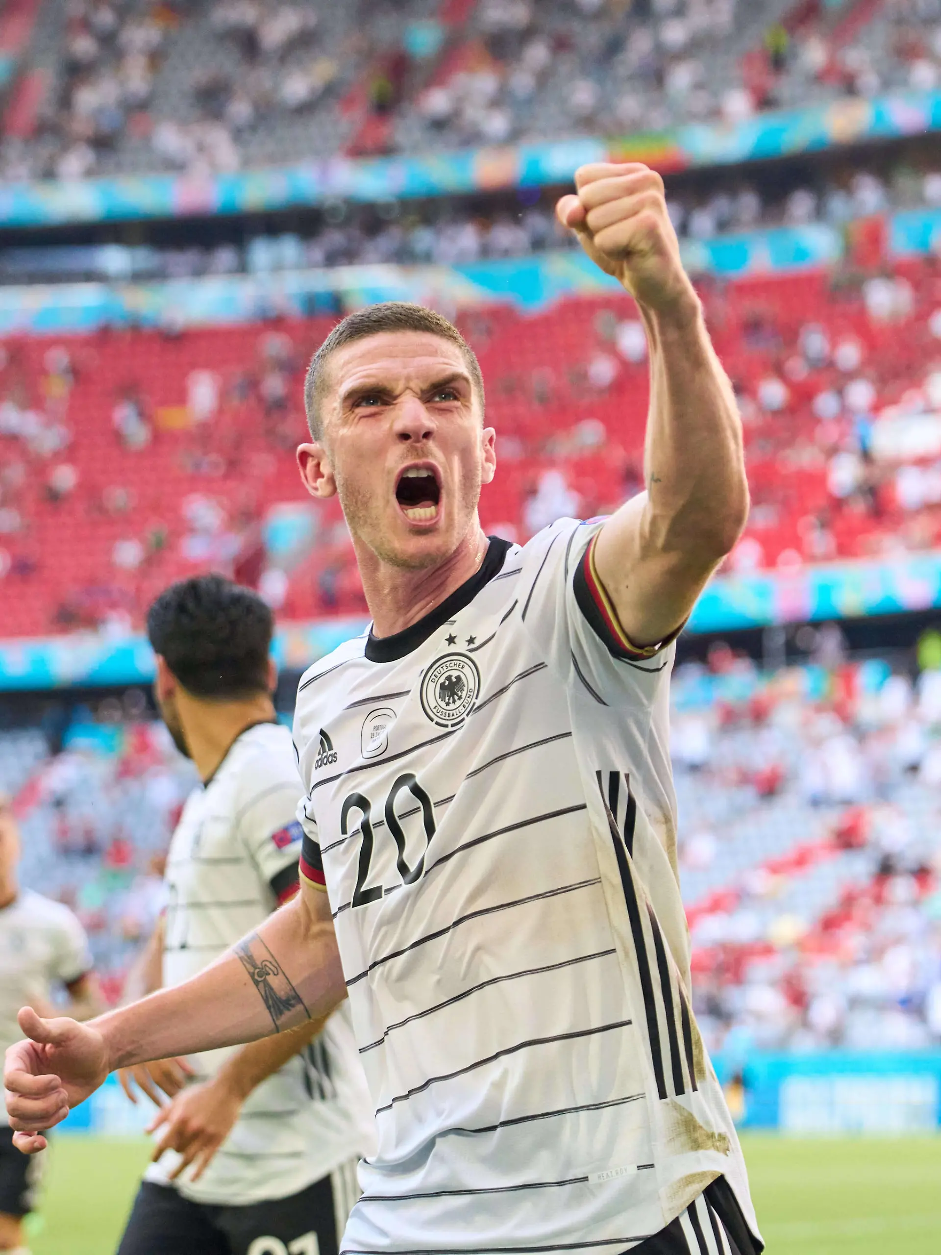 Sport Bilder des Tages Robin Gosens, DFB 20 jubel when Serge Gnabry, DFB 10 scores, shoots goal , Tor, Treffer,,, 1-2 jubel, celebrates his goal, happy, laugh, celebration, in the Group F match PORTUGAL - GERMANY at the football UEFA European Championships 2020 in Season 2020/2021 on June 19, 2021 in Munich, Germany.