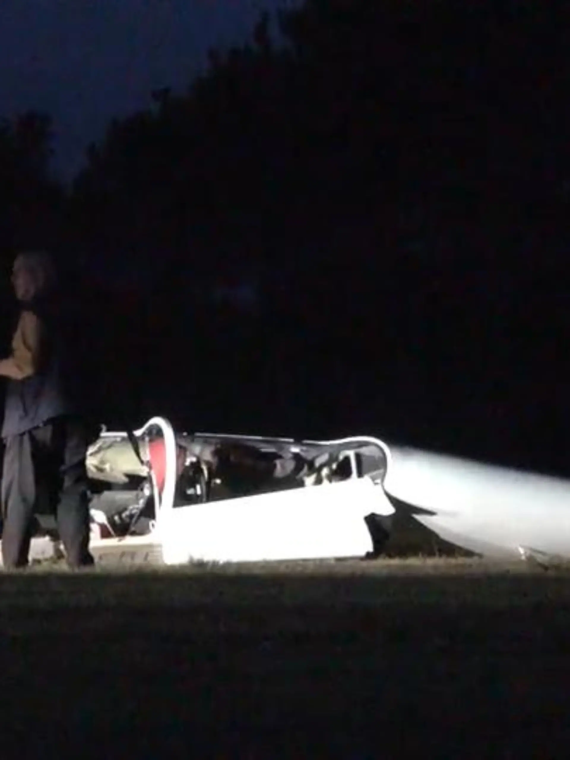 Beim Absturz eines Segelflugzeuges auf einem Flugplatz bei Eschwege im Werra-Meißner-Kreis sind am Mittwoch der Pilot und ein weiterer Insasse ums Leben gekommen.