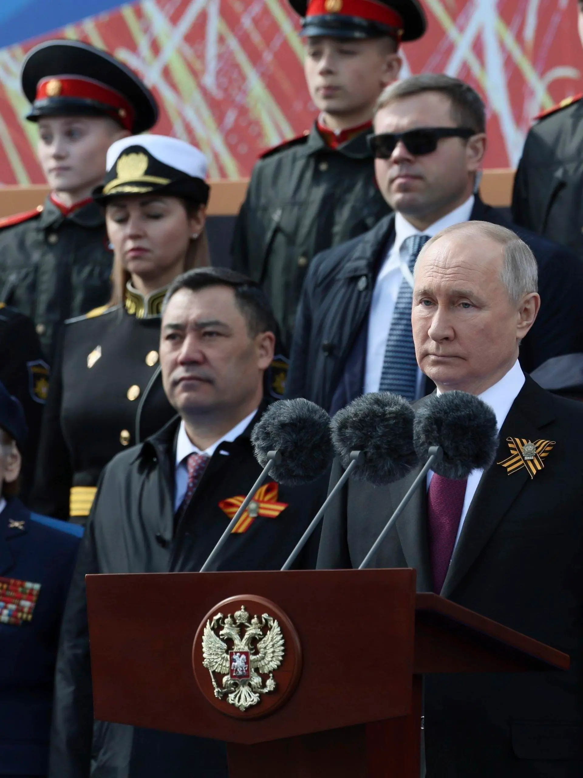 09.05.2023, Russland, Moskau: Der russische Präsident Wladimir Putin hält eine Rede während der Militärparade am Tag des Sieges anlässlich des 78. Jahrestages des Endes des Zweiten Weltkrieges auf dem Roten Platz in Moskau. Foto: Gavriil Grigorov/Pool Sputnik Kremlin/AP/dpa +++ dpa-Bildfunk +++