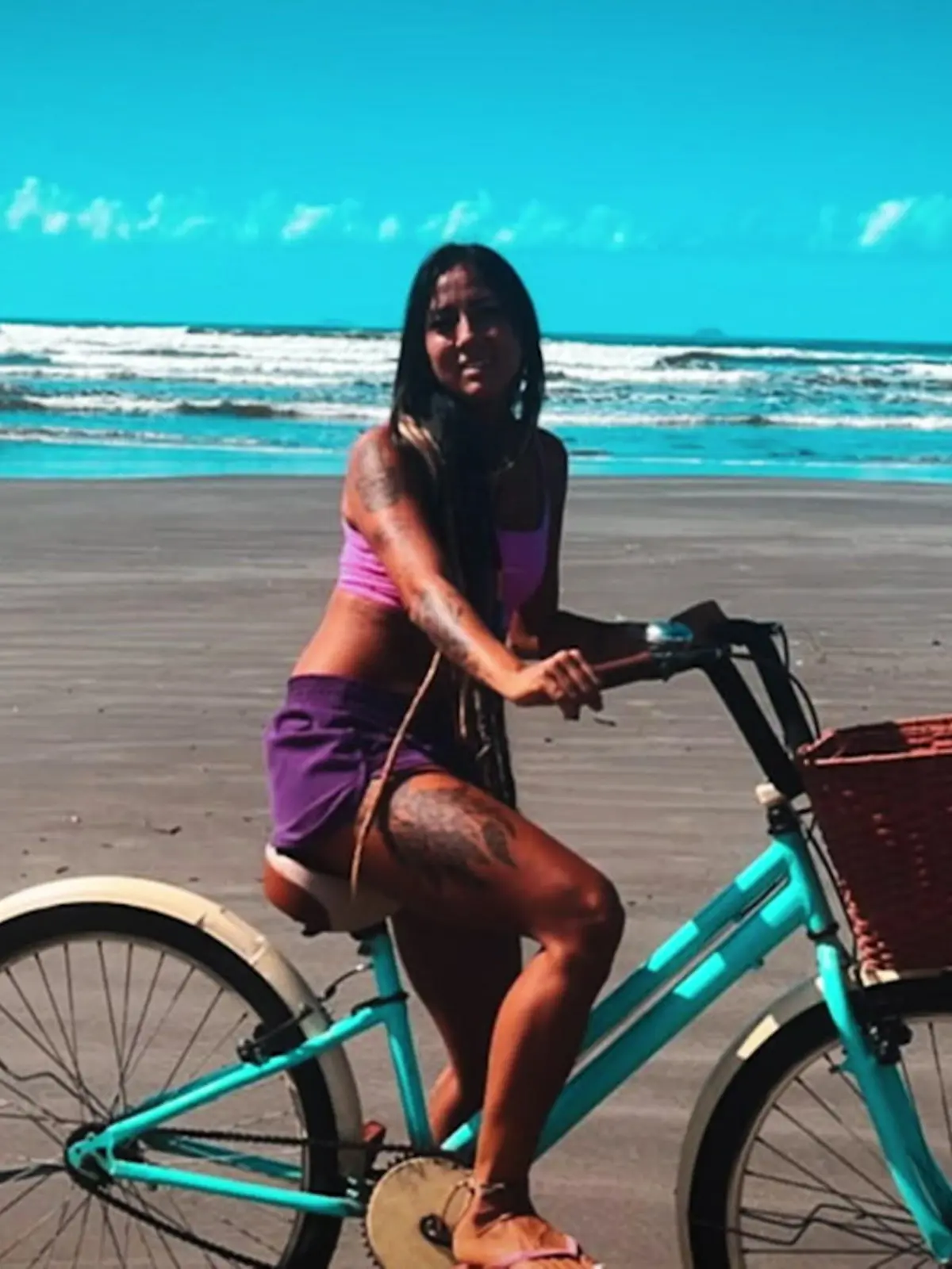 Bild zu: "Thalita wird bei illegalem Pferderennen am Strand getötet"