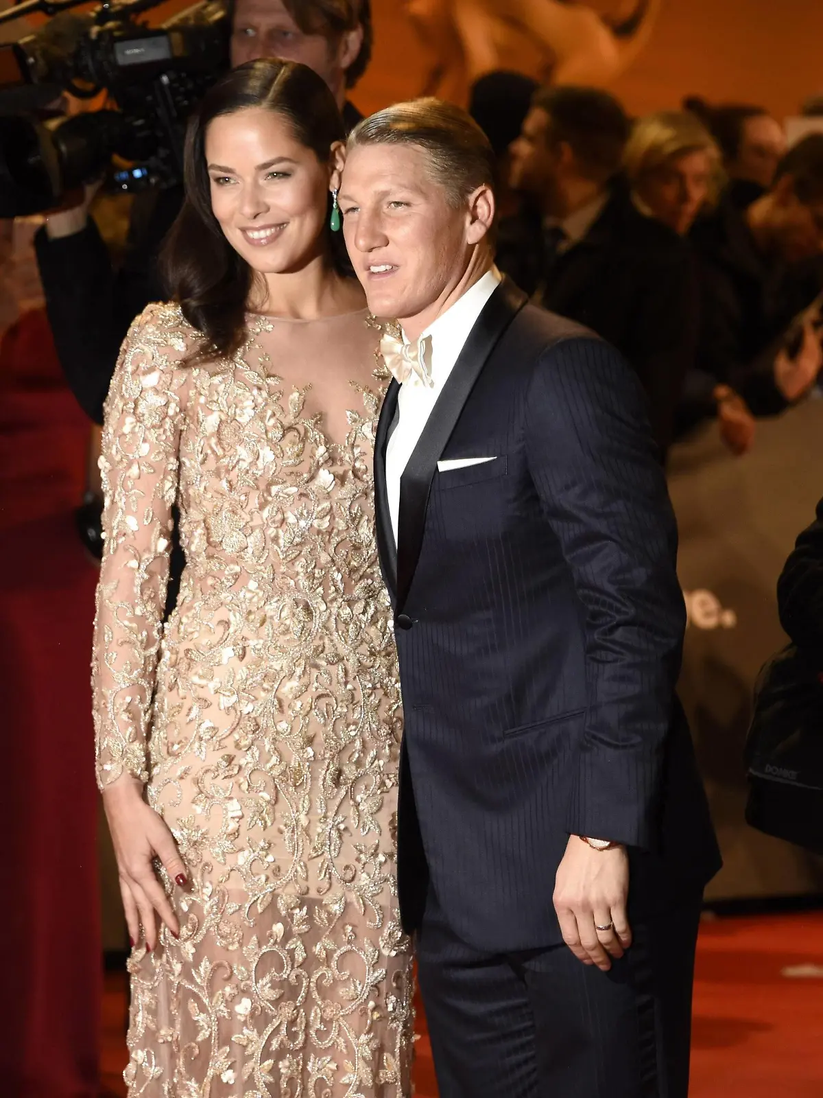 Bastian Schweinsteiger mit Ehefrau Ana Ivanovic bei der Verleihung des Medien- und Fernsehpreises Bambi 2016 im Theater am Potsdamer Platz. Berlin, 17.11.2016 xF.xKernx/xFuturexImage Bastian Schweinsteiger with Wife Ana Ivanovic at the award Ceremony the Media and Television Bambi 2016 in Theatre at Potsdam square Berlin 17 11 2016 Photo XF xKernx xFuturexImage imago/FuturexImage  