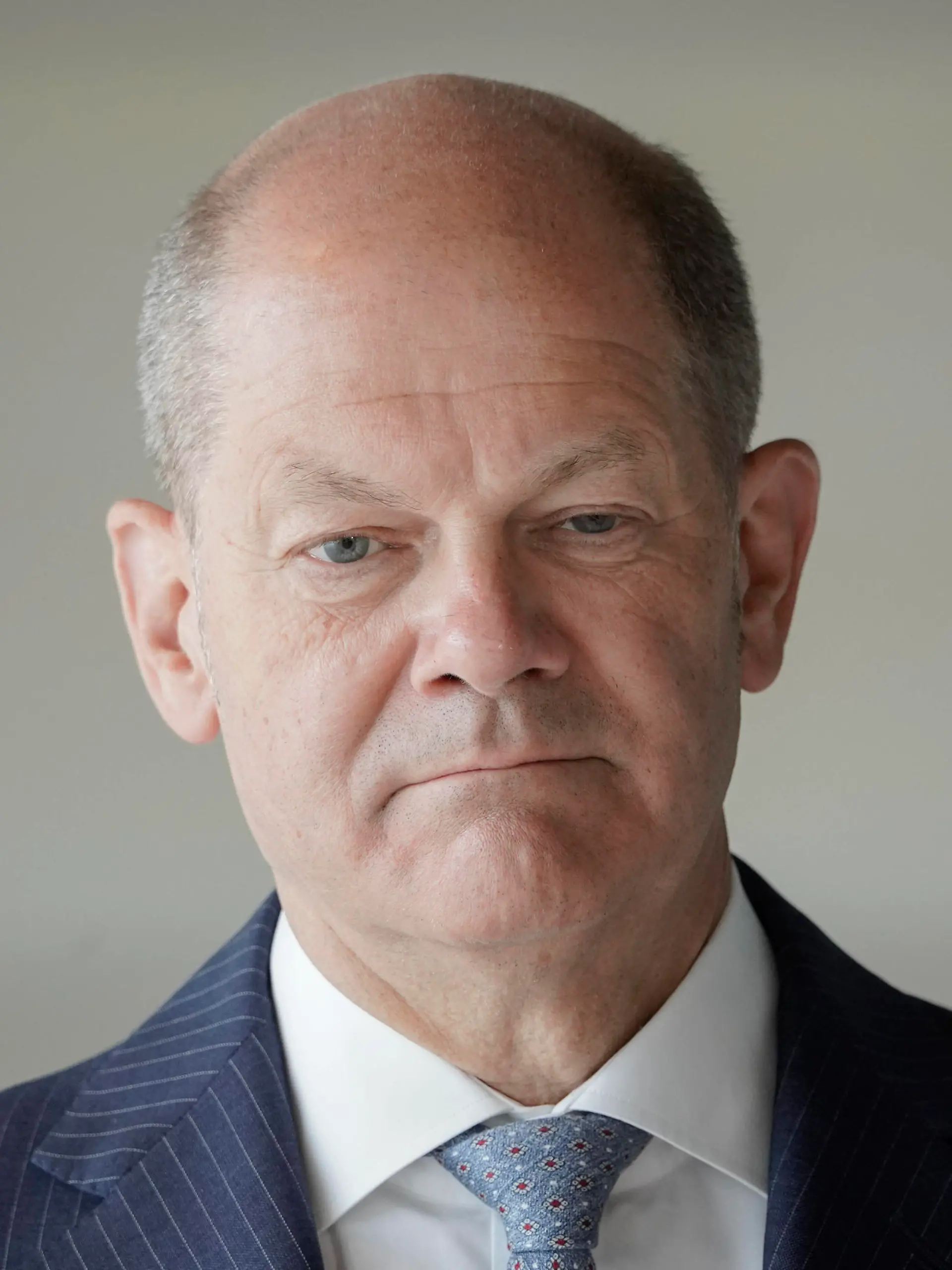 News Bilder des Tages Statement der Bundesfamilienministerin und des Bundesfinanzministers nach Bundestagsbefassung zum Corona-Aufholpaket, Ganztags-Betreuung im Grundschulalter nach FuePoG II Aktuell, 11.06.2021, Berlin, Pressestatement der Bundesfinanzministers Olaf Scholz nach Bundestagsbefassung zum Corona-Aufholpaket, Ganztags-Betreuung im Grundschulalter nach FuePoG II Berlin Berlin Deutschland *** Statement of the Federal Minister of Family Affairs and the Federal Minister of Finance after Bundestag referral to the Corona catch-up package, all-day care at primary school age according to FuePoG II Current, 11 06 2021, Berlin, Press statement of the Federal Minister of Finance Olaf Scholz after Bundestag referral to the Corona catch-up package, all-day car