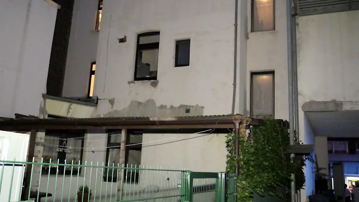 Unglück in Essen - ein Kind stürzte auf ein Vordach.