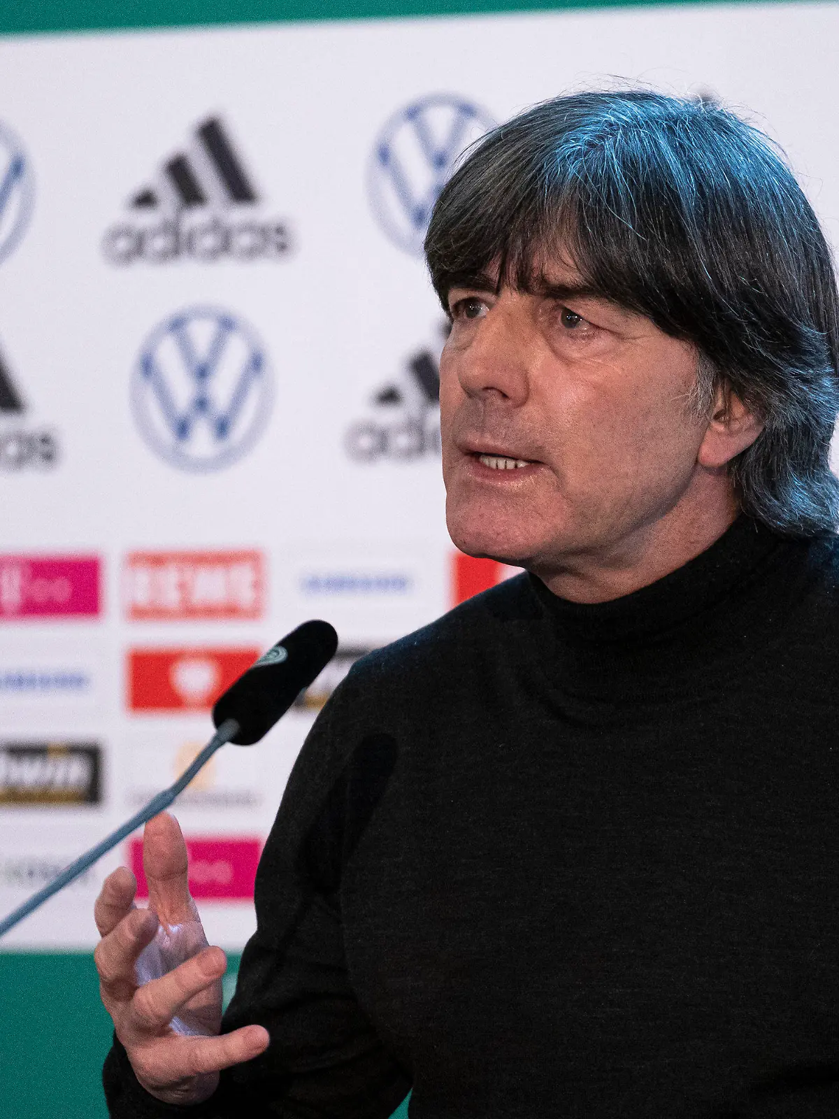 11.03.2021, Hessen, Frankfurt/Main: Bundestrainer Joachim Löw spricht während einer digitalen Pressekonferenz in der Zentrale des Deutschen Fußball-Bundes (DFB) über die Gründe für seinen Rücktritt nach der EM erklärt. Foto: Thomas Boecker/DFB/dpa - ACHTUNG: Nur zur redaktionellen Verwendung im Zusammenhang mit der aktuellen Berichterstattung und nur mit vollständiger Nennung des vorstehenden Credits +++ dpa-Bildfunk +++