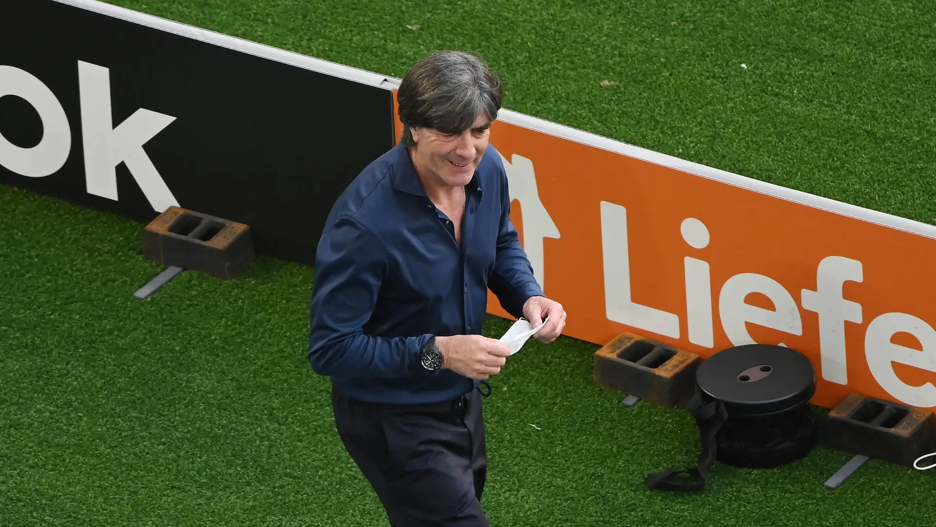 Trainer Joachim Löw Deutschland, Jogi Löw 19.06.2021, Fussball Europameisterschaft 2021, Vorrunde, 2. Spieltag, Gruppe F, Portugal - Deutschland, Foto: Maik Hölter/TEAM2sportphoto Muenchen Allianz Arena Bayern Deutschland *** Coach Joachim Löw Germany , Jogi Löw 19 06 2021, European Football Championship 2021, preliminary round, 2 matchday, Group F, Portugal Germany, photo Maik Hölter TEAM2sportphoto Muenchen Allianz Arena Bayern Germany. Team2