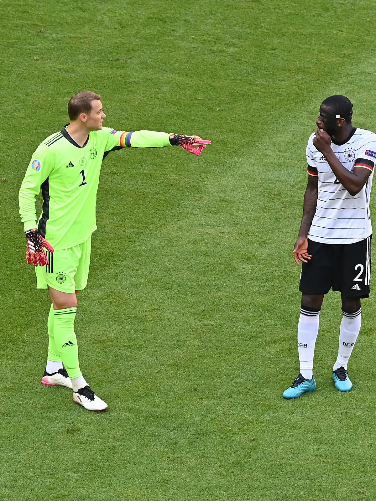 Fussball, Herren, Saison 2020/21, Euro 2020, Gruppe F 2. Spieltag in München, Portugal - Deutschland 2:4, v. l. Torwart Manuel Neuer Deutschland, Antonio Rüdiger Deutschland, 19.06. 2021, *** Football, men, 2020 21 season, Euro 2020, Group F 2 matchday in Munich, Portugal Germany 2 4 , v l goalkeeper Manuel Neuer Germany , Antonio Rüdiger Germany , 19 06 2021, Copyright: xMatthiasxKochx 