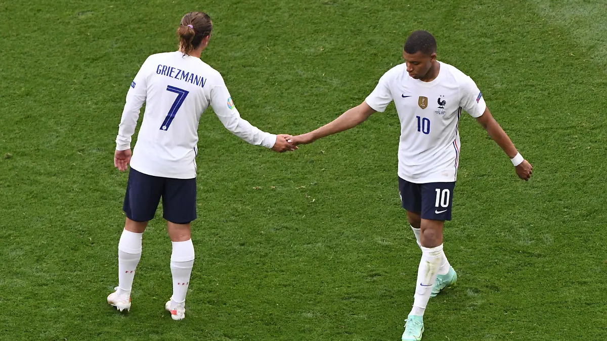 DECEPTION - FAIR PLAY - 10 KYLIAN MBAPPE FRA FOOTBALL : Hongrie vs France - UEFA EURO, EM, Europameisterschaft,Fussball 2020 - 19/06/2021 AnthonyBIBARD/FEP/Panoramic PUBLICATIONxNOTxINxFRAxITAxBEL 