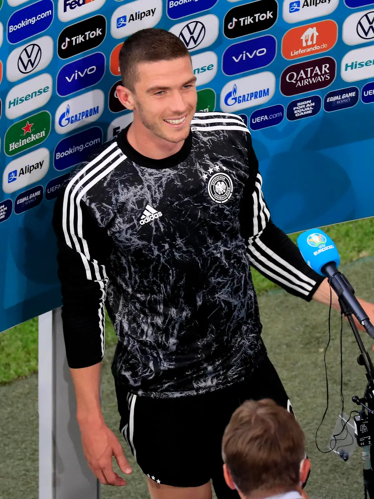 GOSENS Robin Team Deutschland nach dem Spiel beim TV Interview als STAR OF THE MACH UEFA Fussball Europameisterschaften 2020 Vorrunden Spiel Portugal - Deutschland 2 : 4 am 19.Juni 2021 in Muenchen DFL REGULATIONS PROHIBIT ANY USE OF PHOTOGRAPHS as IMAGE SEQUENCES and/or QUASI-VIDEO *** GOSENS Robin Team Germany after the match at the TV interview as STAR OF THE MACH UEFA European Football Championships 2020 Preliminary Round Match Portugal Germany 2 4 on 19 June 2021 in Munich DFL REGULATES PROHIBIT ANY USE OF PHOTOGRAPHS as IMAGE SEQUENCES and or QUASI VIDEO 