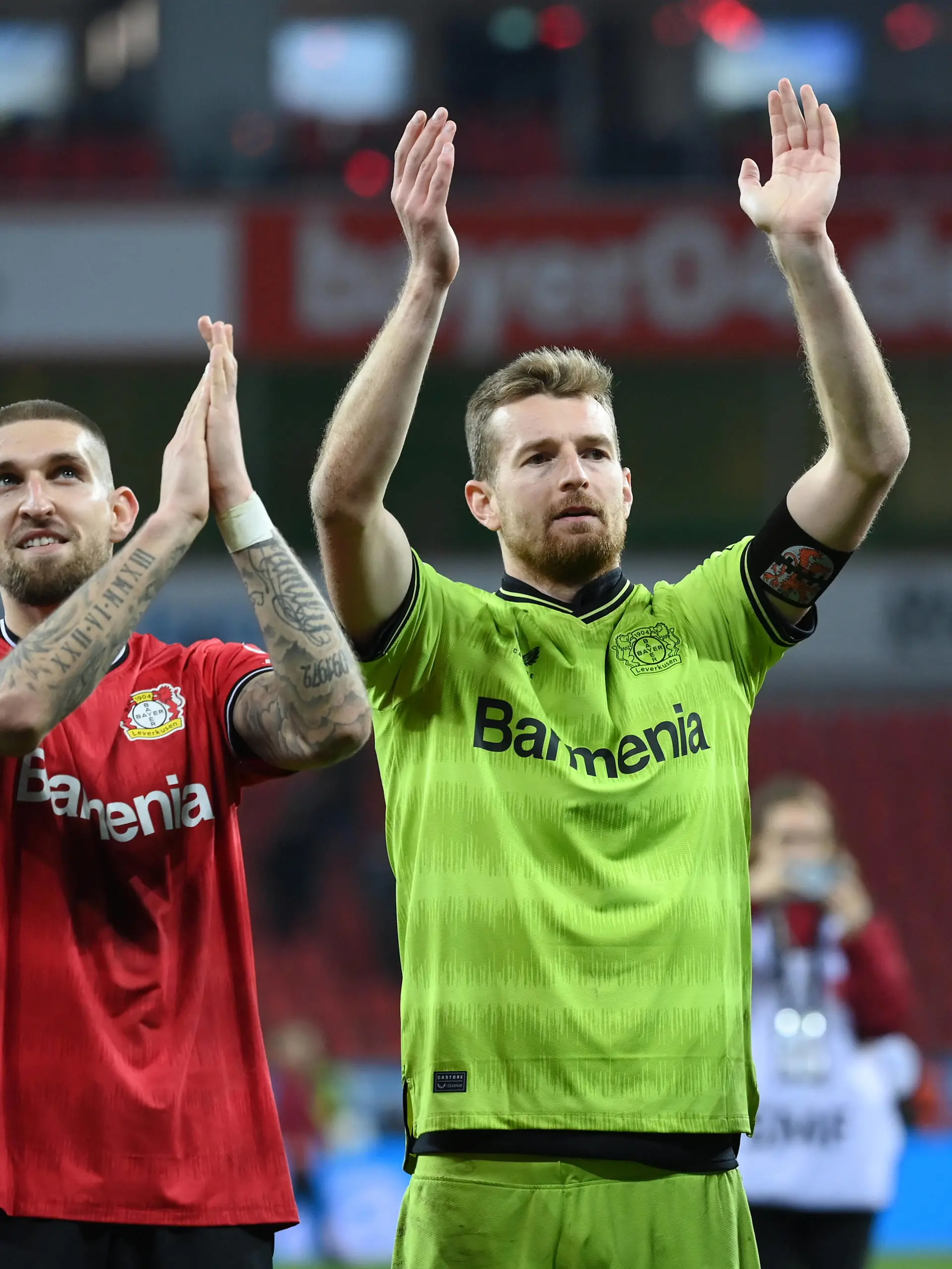 Jubel Robert Andrich Bayer 04 Leverkusen, Torwart Lukas Hradecky Bayer 04 Leverkusen, v.li. 19.03.2023, Fussball GER, Saison 2022 2023, 1. Bundesliga, 25. Spieltag, Bayer 04 Leverkusen - FC Bayern München 2:1 Leverkusen BayArena Nordrhein Westfalen Deutschland *** Cheer Robert Andrich Bayer 04 Leverkusen , Goalkeeper Lukas Hradecky Bayer 04 Leverkusen , v li 19 03 2023, Football GER, Season 2022 2023, 1 Bundesliga, 25 Matchday, Bayer 04 Leverkusen FC Bayern Munich 2 1 Leverkusen BayArena Nordrhein Westfalen Germany Team2