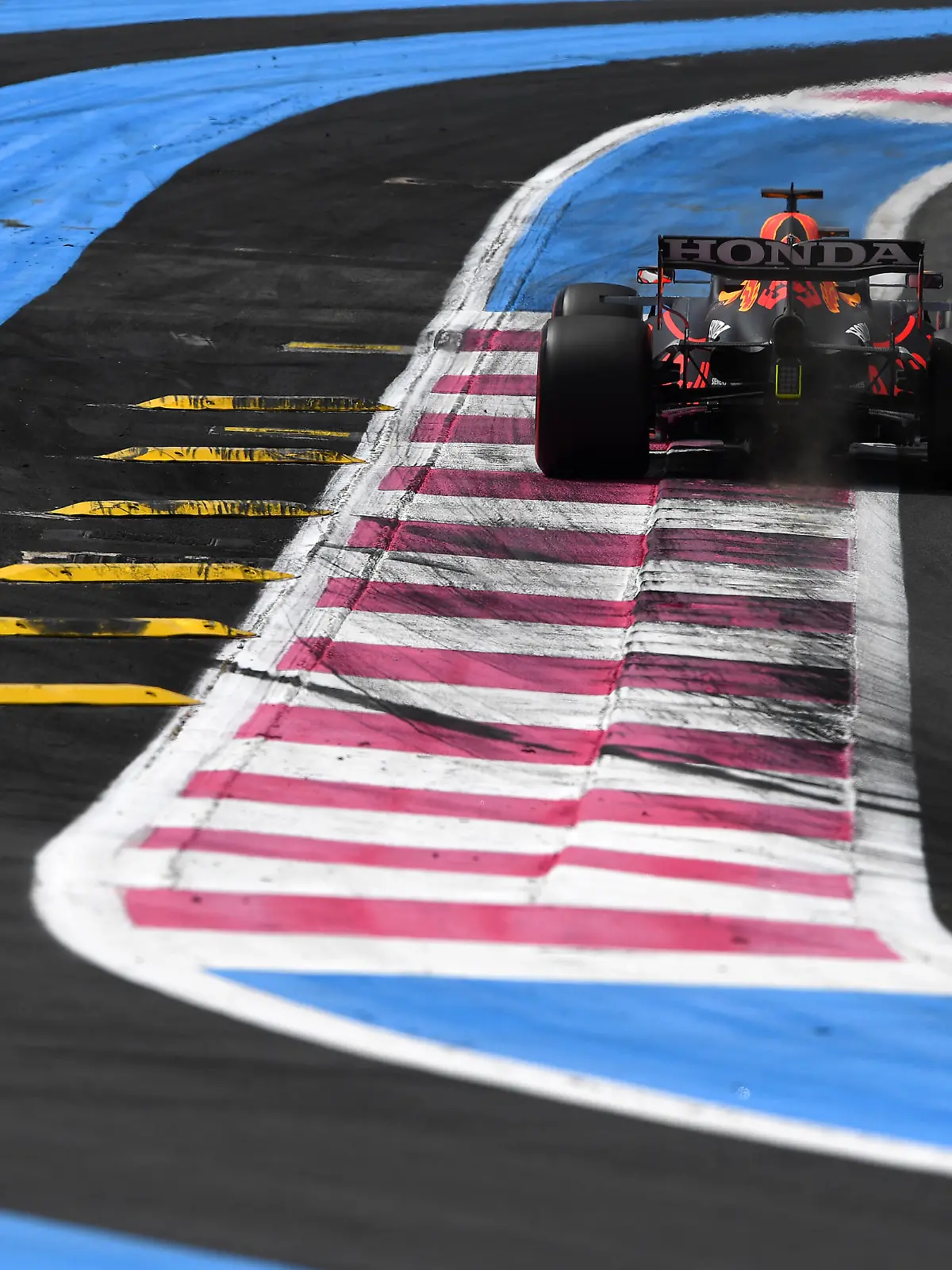 LE CASTELLET, FRANCE - JUNE 18: Max Verstappen of the Netherlands driving the (33) Red Bull Racing RB16B Honda on track during practice ahead of the F1 Grand Prix of France at Circuit Paul Ricard on June 18, 2021 in Le Castellet, France. (Photo by Rudy Carezzevoli/Getty Images)