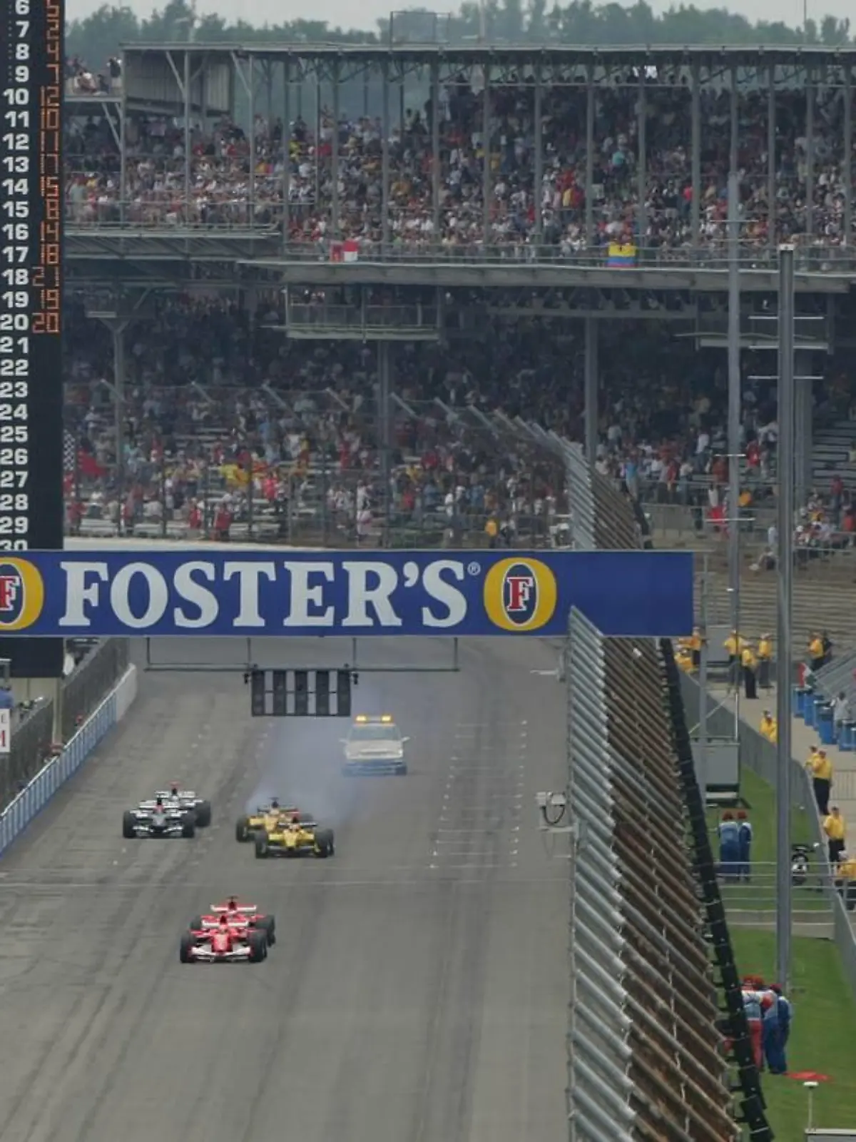 19.06.2005 Indianapolis, USA, Michael Schumacher, GER, Scuderia Ferrari Marlboro, F2005, Action, Track leads The Start of the race - June, Formula 1 World Championship, Rd 9, American Grand Prix, Indianapolis, USA, Race - www.xpb.cc, EMail: info@xpb.cc - copy of publication required for printed pictures. Every used picture is fee-liable. © Copyright:  xpb.cc