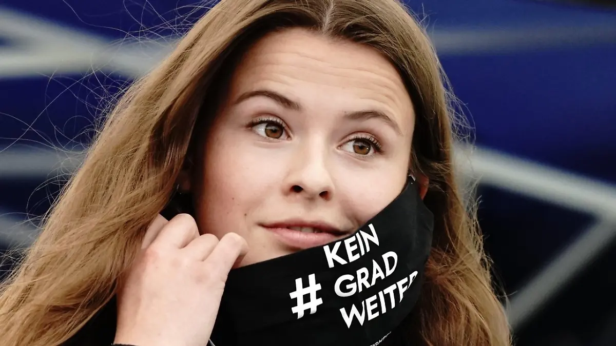 ARCHIV - 25.09.2020, Berlin: Die Fridays-for-Future-Aktivistin Luisa Neubauer spricht bei einer Demonstration im Rahmen eines internationalen Klimaprotesttages für mehr Tempo im Kampf gegen die Klimakrise. (zu dpa "Aktivistin Neubauer wirft Parteien «verlogene Klimadebatte» vor") Foto: Kay Nietfeld/dpa +++ dpa-Bildfunk +++
