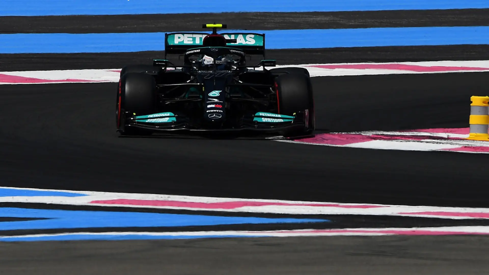 LE CASTELLET, FRANCE - JUNE 18: Valtteri Bottas of Finland driving the (77) Mercedes AMG Petronas F1 Team Mercedes W12 on track during practice ahead of the F1 Grand Prix of France at Circuit Paul Ricard on June 18, 2021 in Le Castellet, France. (Photo by Rudy Carezzevoli/Getty Images)