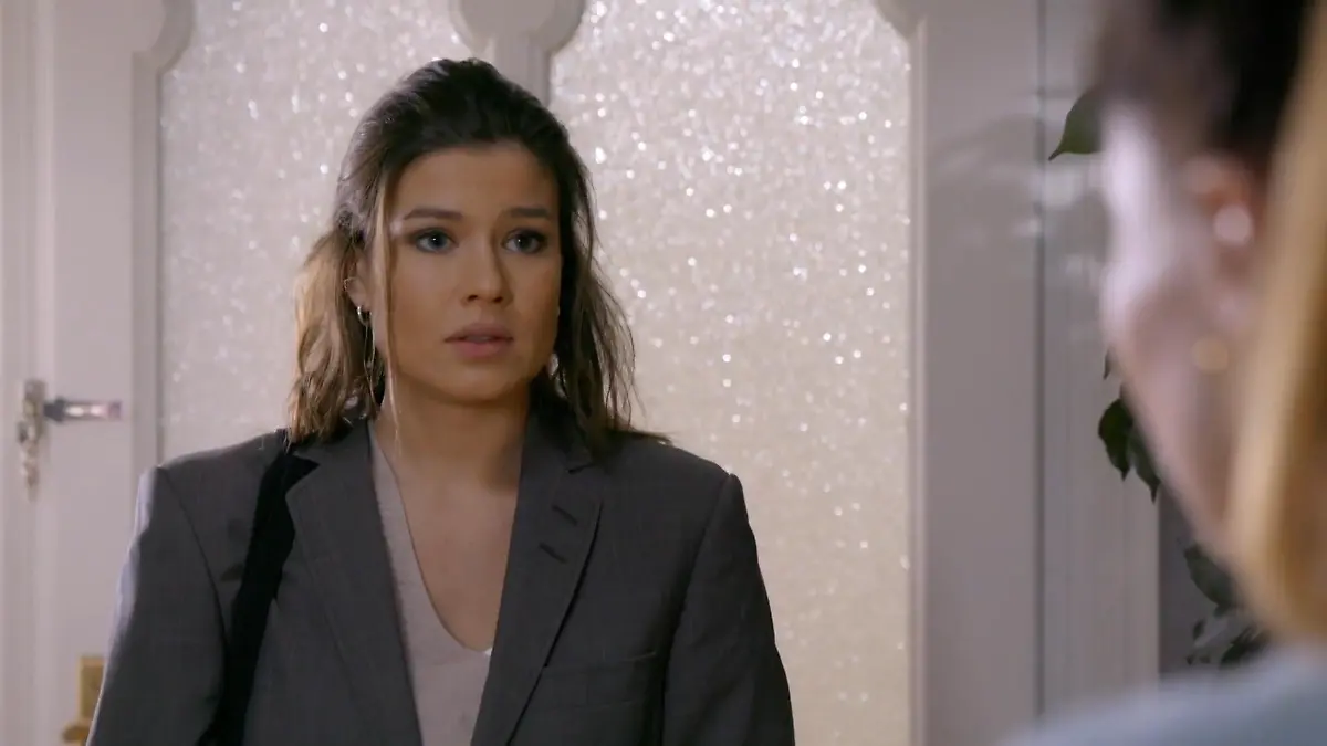 Vivien erzählt Sina von Tobias’ Heiratsantrag „Unter uns“-Folge 6632 vom 16.06.2021