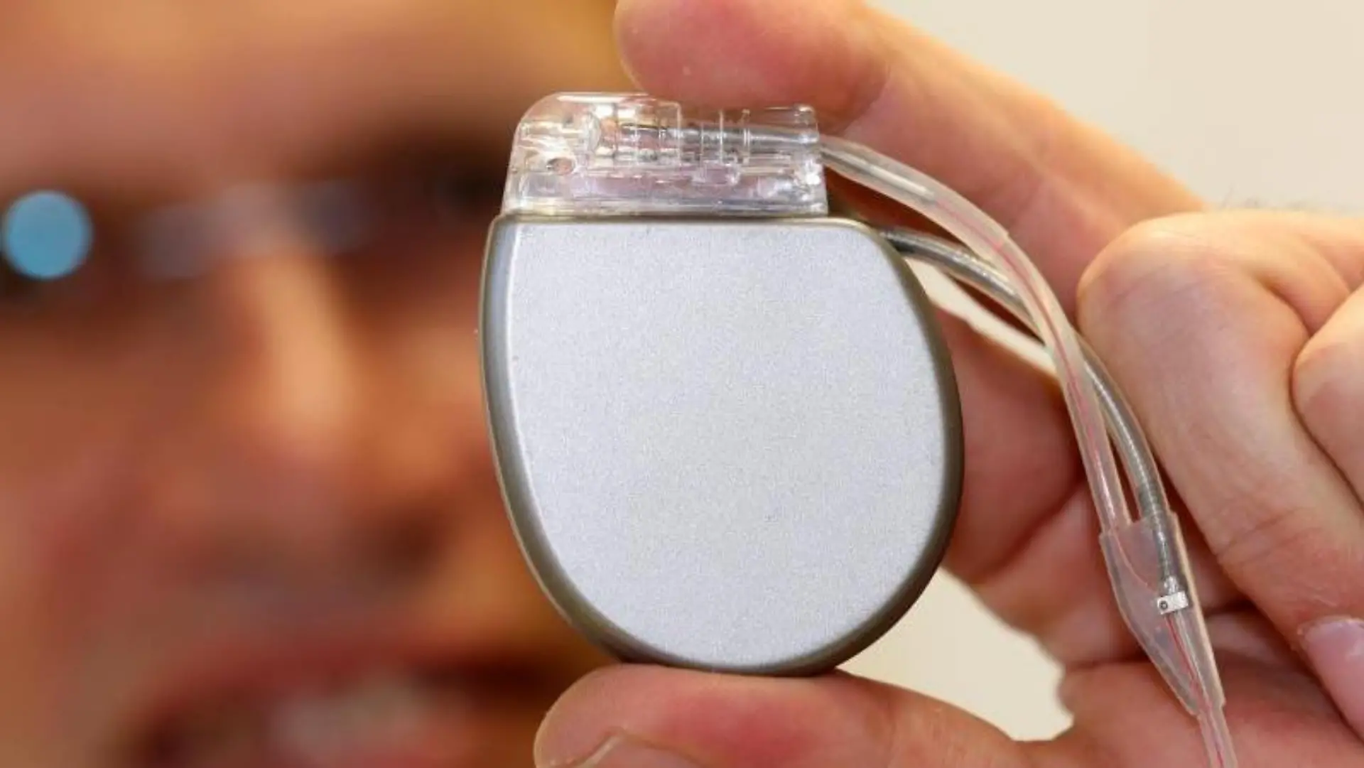 Tests von implantierten Defibrillatoren ist unnötig. Foto: B. Wüstneck/Archiv