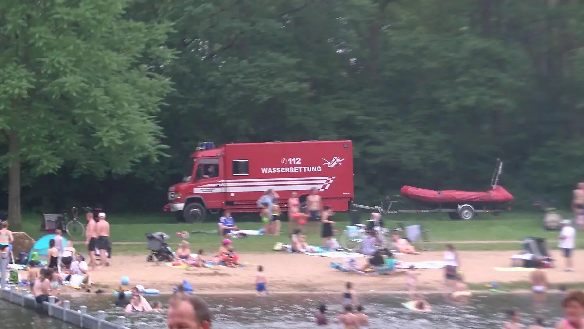 Wenige Tage nach einem tödlichen Badeunfall im Bremer Achterdieksee ist am Freitag erneut ein Badegast ertrunken