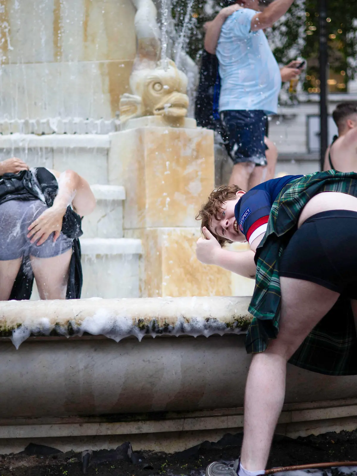June 17, 2021, London, United Kingdom: Scotland Football fans are seen before the match..Football fans supporting Scotland arrived in London today prior to the UEFA football match between England and Scotland at Wembley tomorrow. Supporters are seen in various locations in London and most of them are heavily drunk. London United Kingdom - ZUMAs197 0121871946st Copyright: xHestherxNgx 