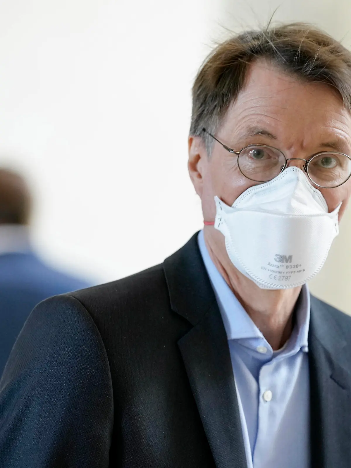  234. Bundestagssitzung und Debatte Aktuell, 11.06.2021, Berlin, Prof. Dr. Karl Lauterbach im Portrait auf dem Weg zur namentlichen Abstimmung zur Epidemische Lage nationaler Tragweite bei der 234. Sitzung des Deutschen Bundestag in Berlin Berlin Berlin Deutschland *** 234 Bundestag Session and Debate Current, 11 06 2021, Berlin, Prof Dr Karl Lauterbach in portrait on the way to the roll call vote on the epidemic situation of national scope at the 234 session of the German Bundestag in Berlin Berlin Germany