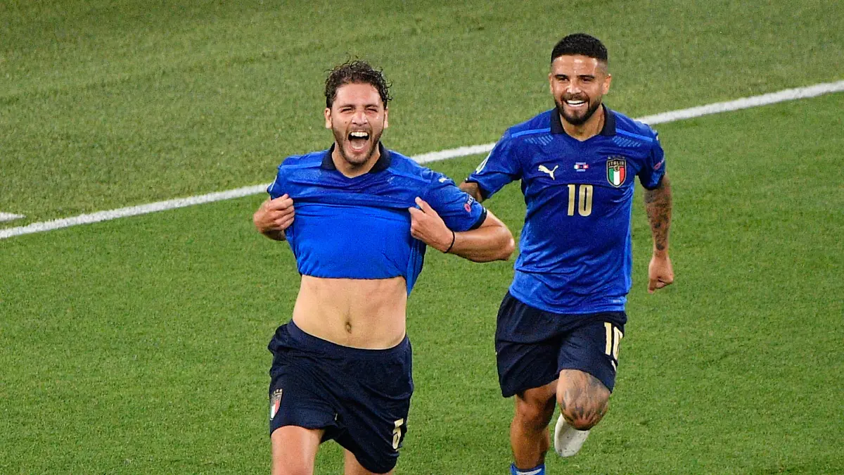  June 16, 2021, Rome, Italy: Manuel Locatelli of Italy celebrates after scoring goal 1-0 seen in action during the UEFA EURO, EM, Europameisterschaft,Fussball 2020 Group A - Italy vs Switzerland at the Olimpic Stadium in Rome. / LiveMedia UEFA European Football Championship - UEFA Euro 2020 Group A - Italy vs Switzerland, rome, Italy PUBLICATIONxINxGERxSUIxAUTxONLY - ZUMAl164 20210616_zsa_l164_041 Copyright: xFabrizioxCorradettix