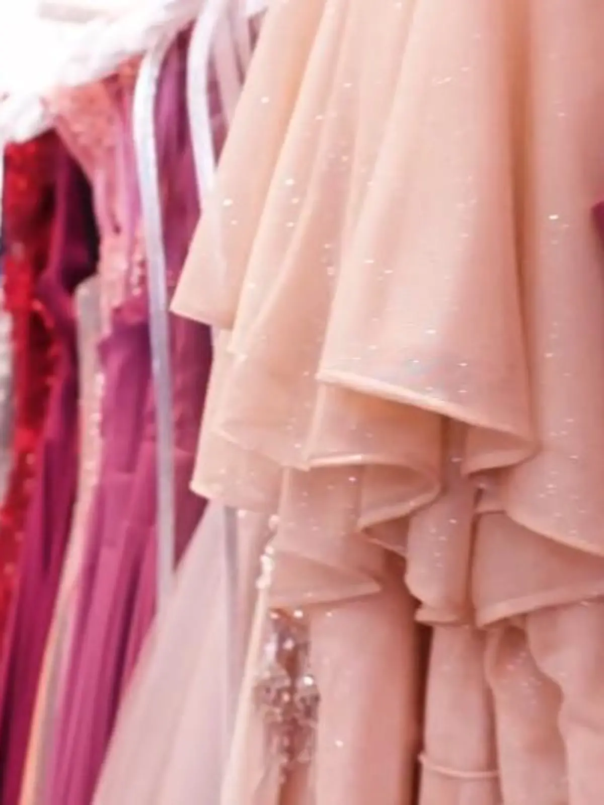 Bild zu: "Welches Kleid passt zu welcher Figur?"