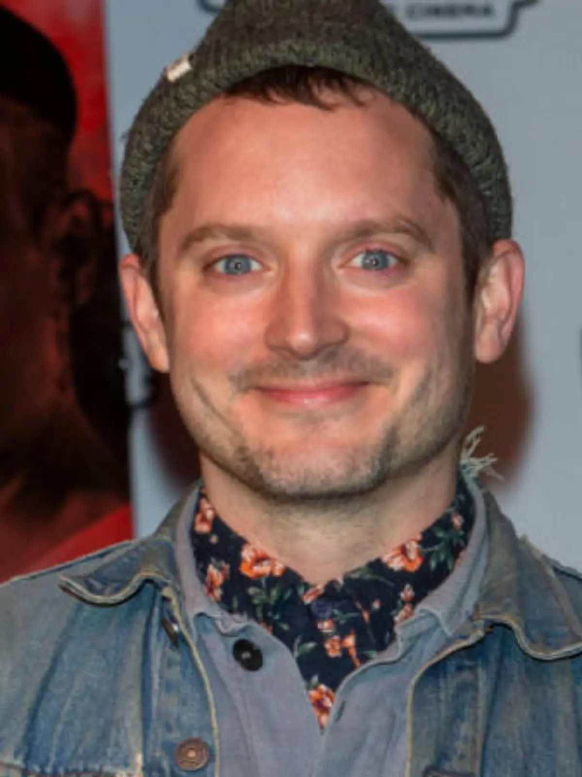 Elijah Wood und Julia Davis treten dem Cast des 'Atomic Hero'-Reboots bei