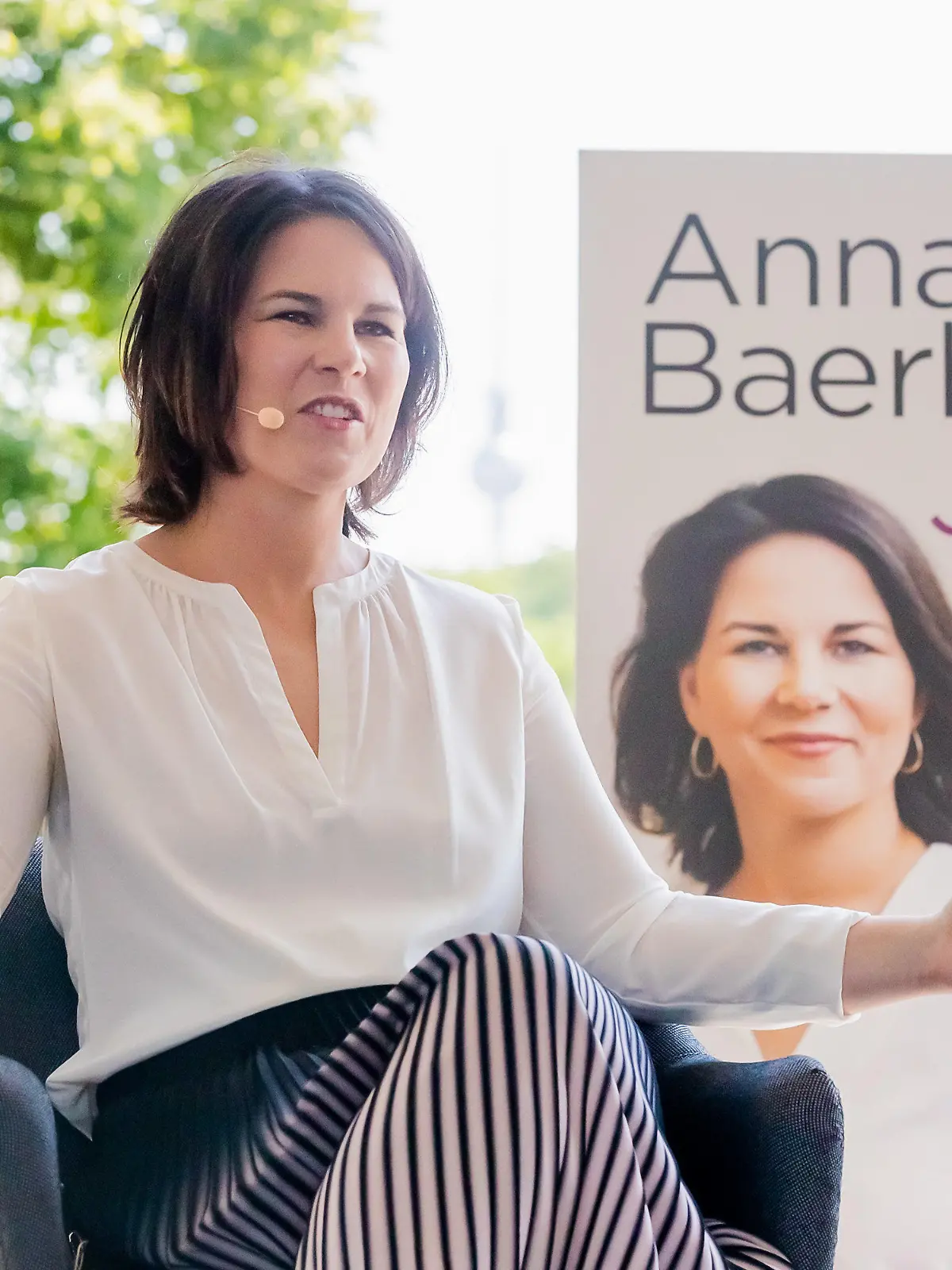 17.06.2021, Berlin: Annalena Baerbock, Kanzlerkandidatin und Bundesvorsitzende von Bündnis 90/Die Grünen, spricht bei der Vorstellung ihres Buches «Jetzt. Wie wir unser Land erneuern». Foto: Christoph Soeder/dpa +++ dpa-Bildfunk +++