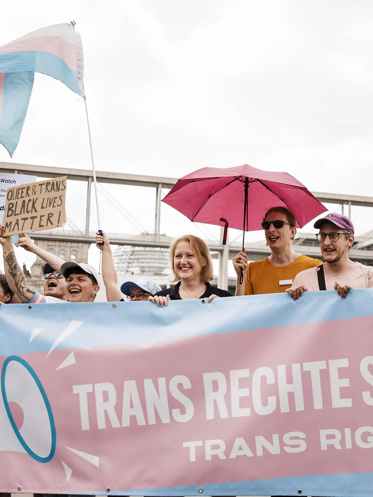 Lisa Paus (Buendnis 90/Die Gruenen), Bundesministerin fuer Familie, Senioren, Frauen und Jugend zusammen mit Marco Buschmann (FDP), Bundesminister der Justiz, aufgenommen im Rahmen der Vorstellung des Eckpunktepapiers zum Selbstbestimmungsgesetz in der Bundespressekonferenz (BPK) in Berlin. 30.06.2022.