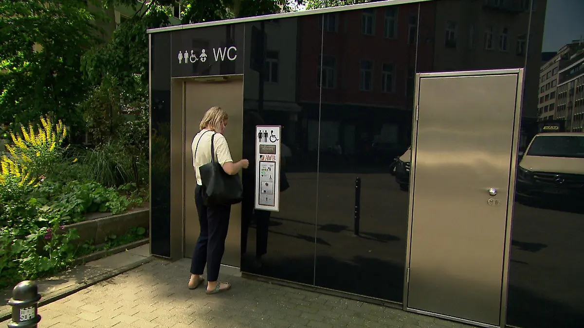 Frauen zahlen 50 Cent für Toilettenbesuch