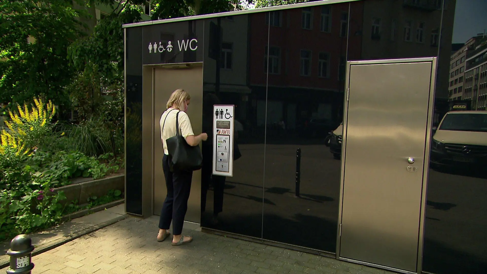 Frauen zahlen 50 Cent für Toilettenbesuch
