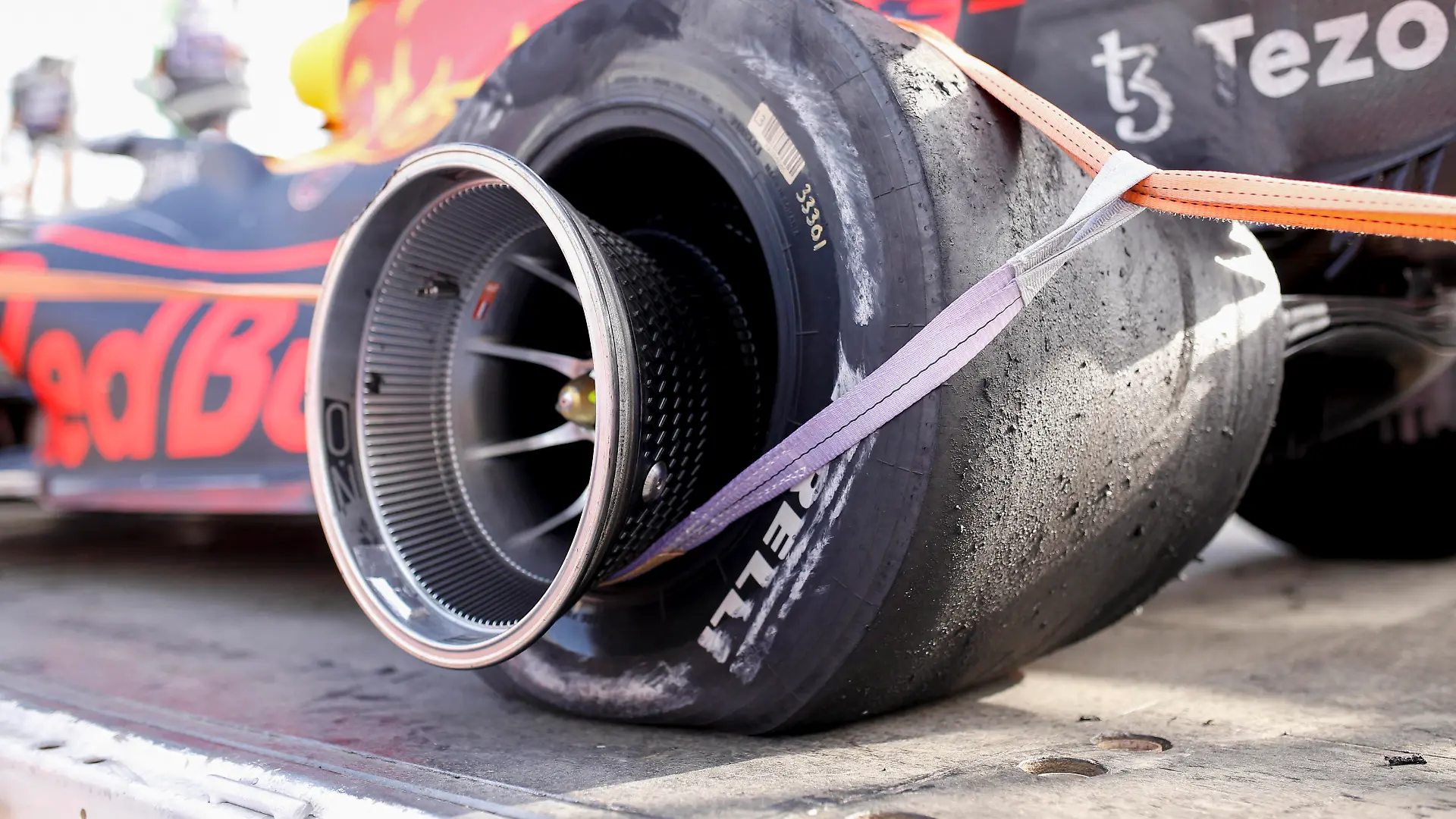 Car of 33 Max Verstappen NED, Red Bull Racing after crash, F1 Grand Prix of Azerbaijan at Baku City Circuit on June 6, 2021 in Baku, Azerbaijan. Photo by HOCH ZWEI Baku Azerbaijan *** Car of 33 Max Verstappen NED, Red Bull Racing after crash, F1 Grand Prix of Azerbaijan at Baku City Circuit on June 6, 2021 in Baku, Azerbaijan Photo by HOCH ZWEI Baku Azerbaijan