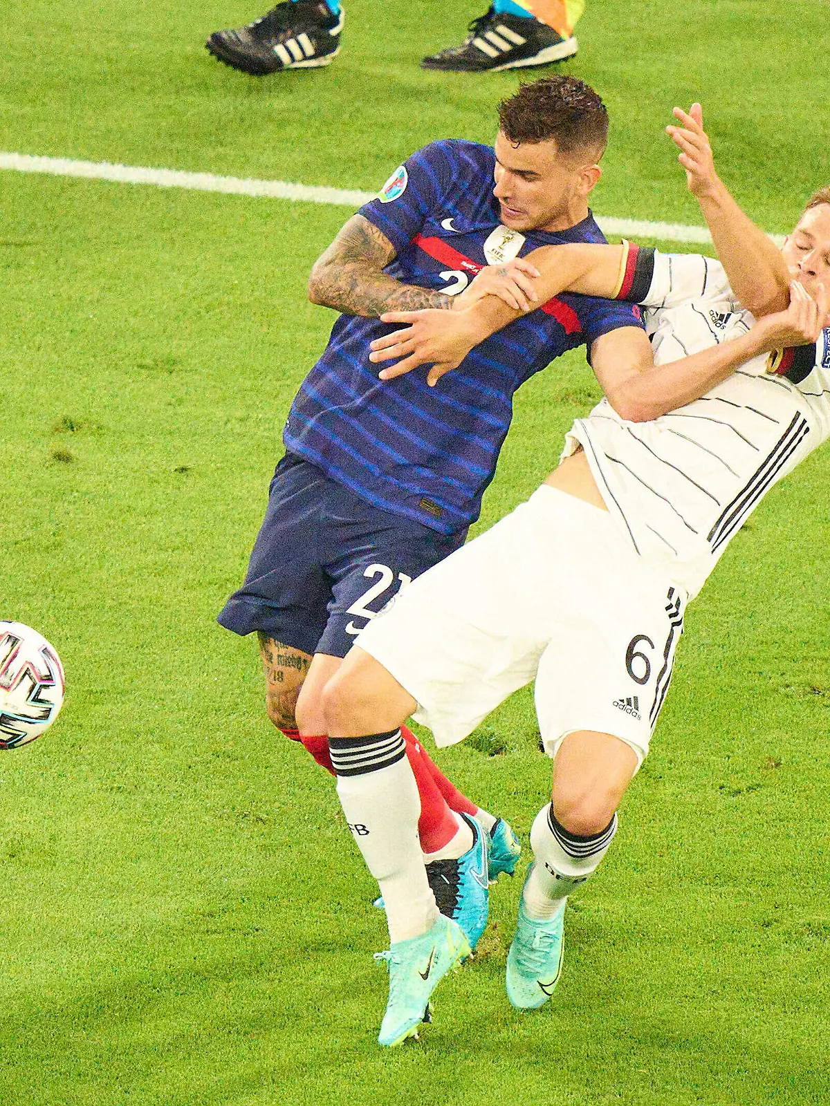Joshua KIMMICH, DFB 6 compete for the ball, tackling, duel, header, zweikampf, action, fight against Lucas HERNANDEZ, FRA 21 in the match GERMANY - FRANCE at the football European Championships 2020, Season 2020/2021, June 15, 2021 in Munich, Germany. 