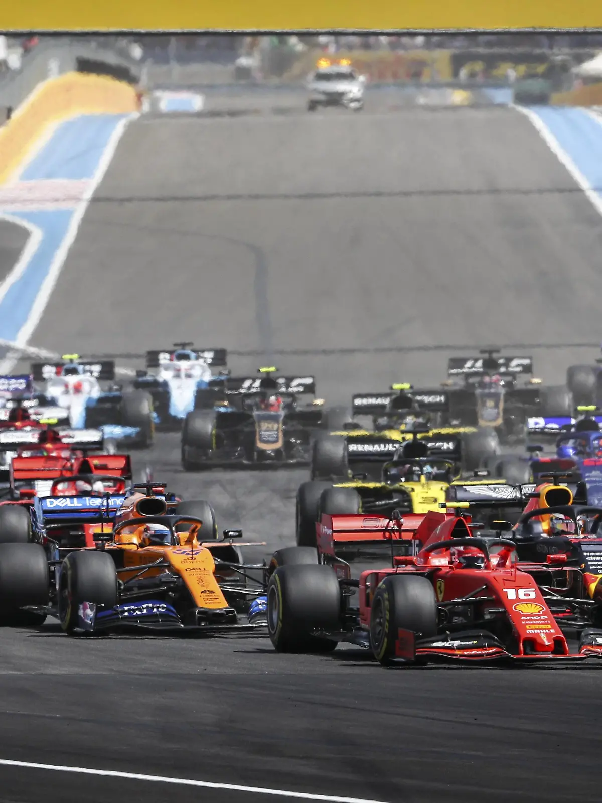  Motorsports: FIA Formula One World Championship, WM, Weltmeisterschaft 2019, Grand Prix of France, Start, 16 Charles Leclerc MCO, Scuderia Ferrari Mission Winnow, 55 Carlos Sainz jr. ESP, McLaren F1 Team, 33 Max Verstappen NLD, Aston Martin Red Bull Racing, Le Castellet France