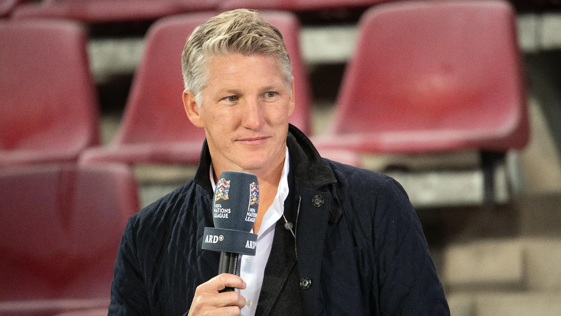 ARCHIV - 13.10.2020, Nordrhein-Westfalen, Köln: Bastian Schweinsteiger als Experte der ARD. TV-Experte Bastian Schweinsteiger kann die Kaderzusammenstellung von Bundestrainer Joachim Löw für die Fußball-EM nicht ganz nachvollziehen. Es sei ihm «ein Rätsel, wieso Jérôme Boateng nicht nominiert wurde». Foto: Federico Gambarini/dpa +++ dpa-Bildfunk +++