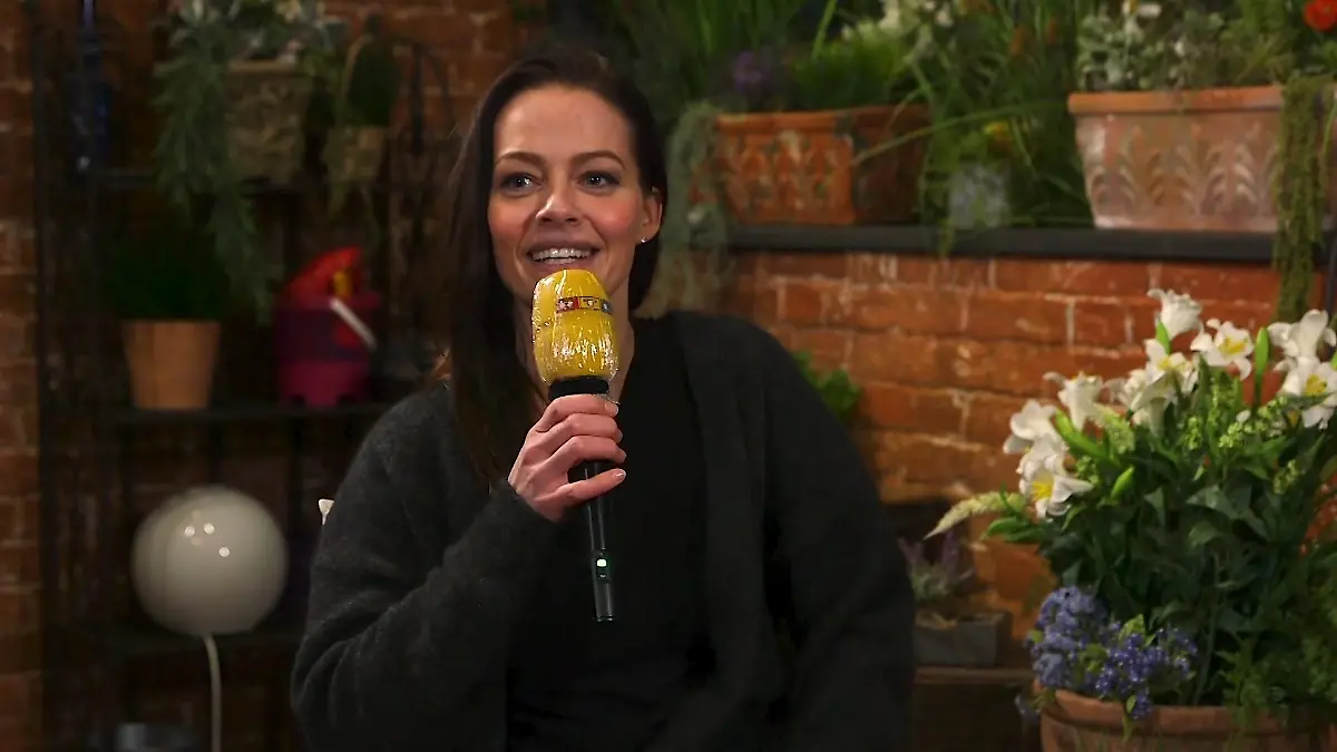 „Popstars“-Star zu Gast bei „Unter uns“ Kristina Dörfer in der Schillerallee