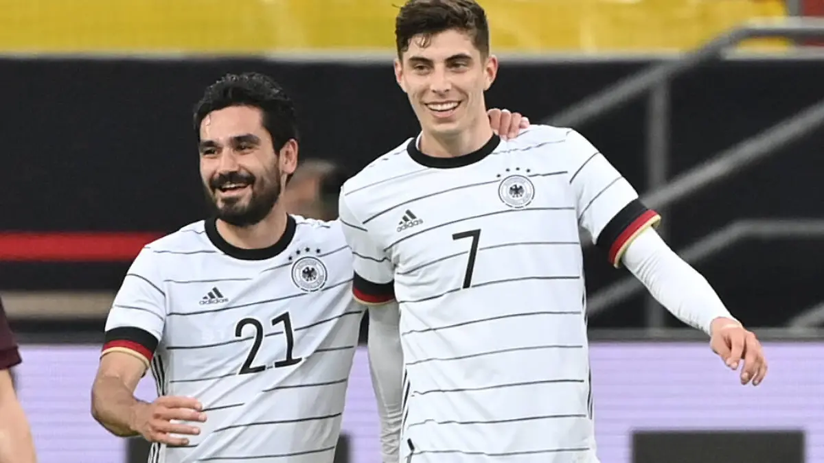 Jubel Ilkay Gündogan Deutschland, li., und Kai Havertz Deutschland 07.06.2021, Fussball GER, Länderspiel, Deutschland - Lettland Foto: Maik Hölter/TEAM2sportphoto ***DFB regulations prohibit any use of photographs as image sequences and/or quasi-video.*** Duesseldorf Merkur Spiel Arena Nordrhein Westfalen Deutschland *** Cheers Ilkay Gündogan Germany , left , and Kai Havertz Germany 07 06 2021, Football GER, international match, Germany Latvia Photo Maik Hölter TEAM2sportphoto DFB regulations prohibit any use of photographs as image sequences and or quasi video Duesseldorf Merkur Spiel Arena Nordrhein Westfalen Germany Team2 