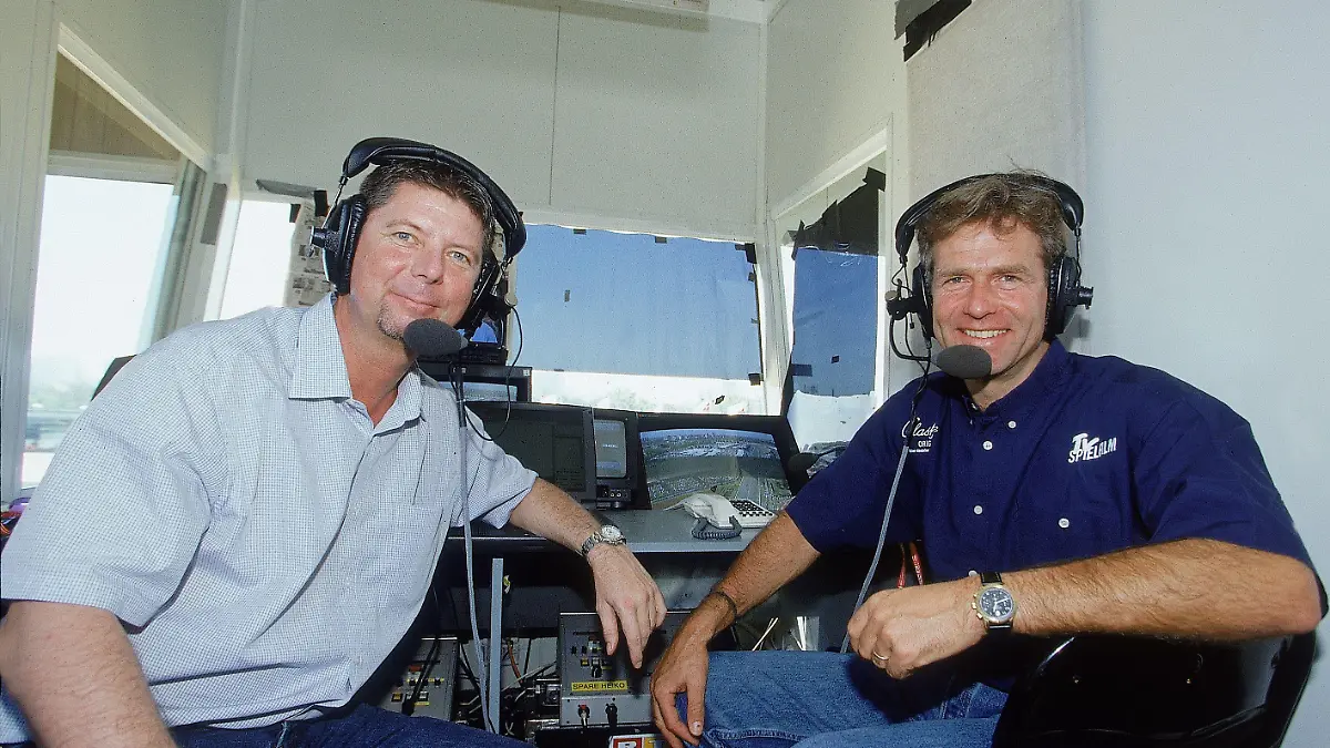 Formel 1-Kommentatoren vor Ort: Christian Danner (re.) und Heiko Waßer # Foto: RTL / Lukas Gorys