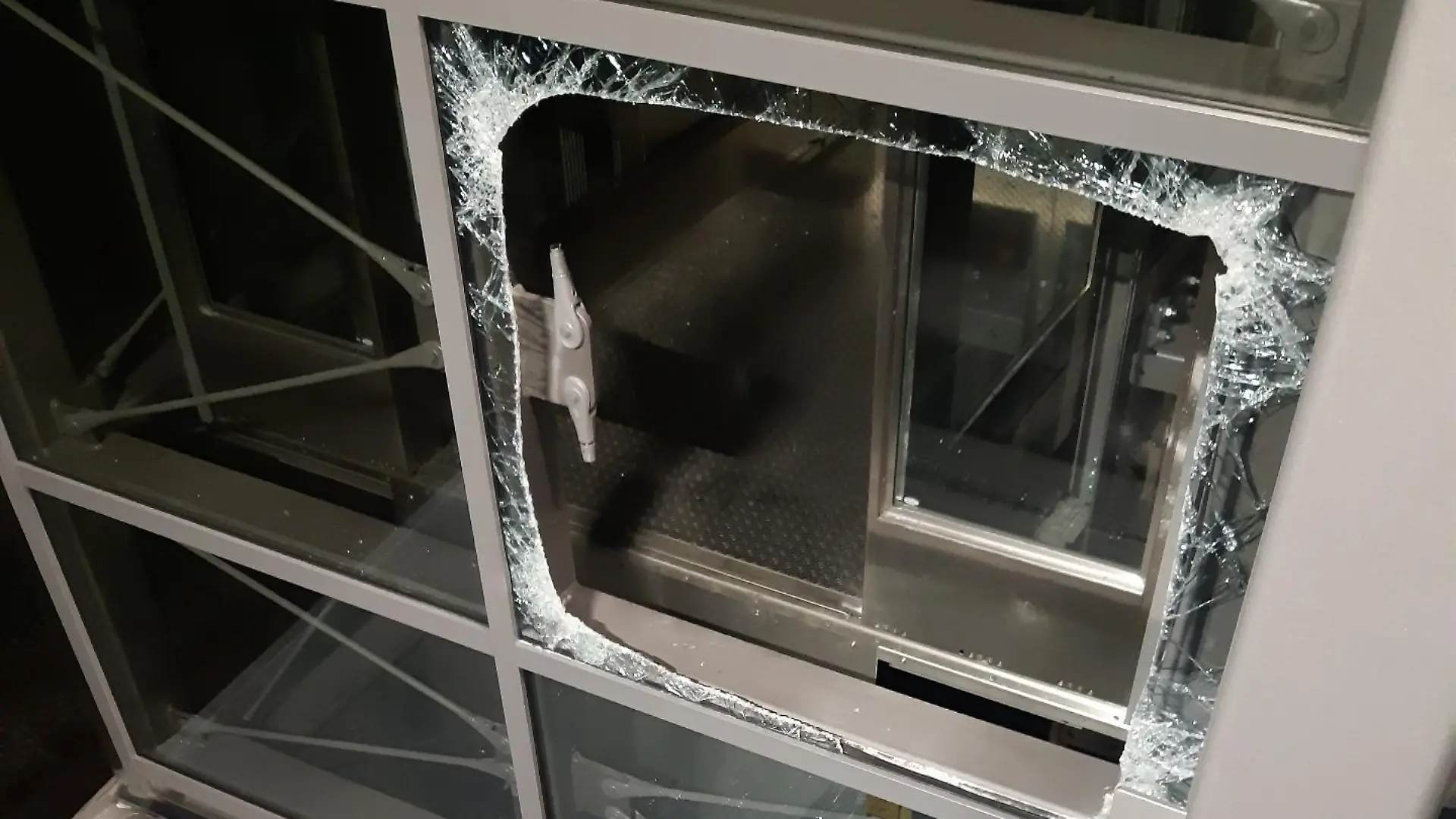 Nach zwei Stunden konnten der 16-Jährige endlich befreit werden.
